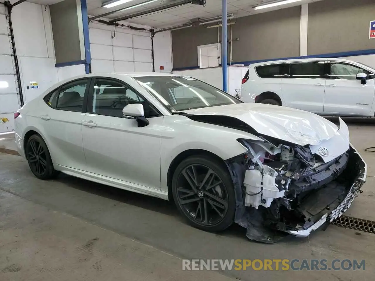 4 Фотография поврежденного автомобиля 4T1DAACK1SU508776 TOYOTA CAMRY 2025