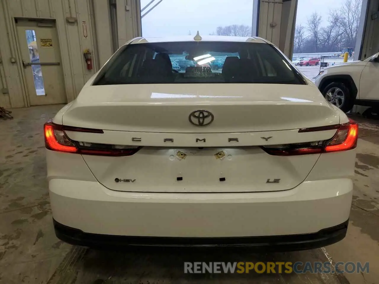 6 Фотография поврежденного автомобиля 4T1DAACK1SU515887 TOYOTA CAMRY 2025