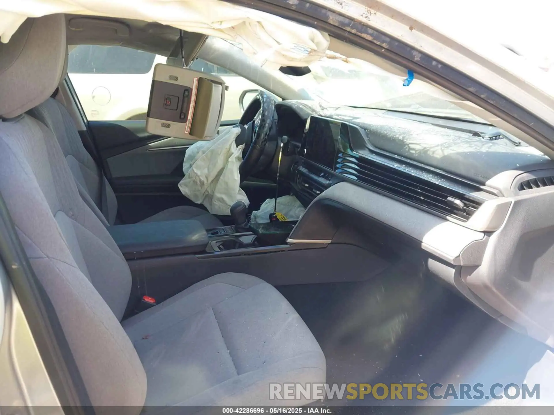 5 Photograph of a damaged car 4T1DAACK1SU532740 TOYOTA CAMRY 2025