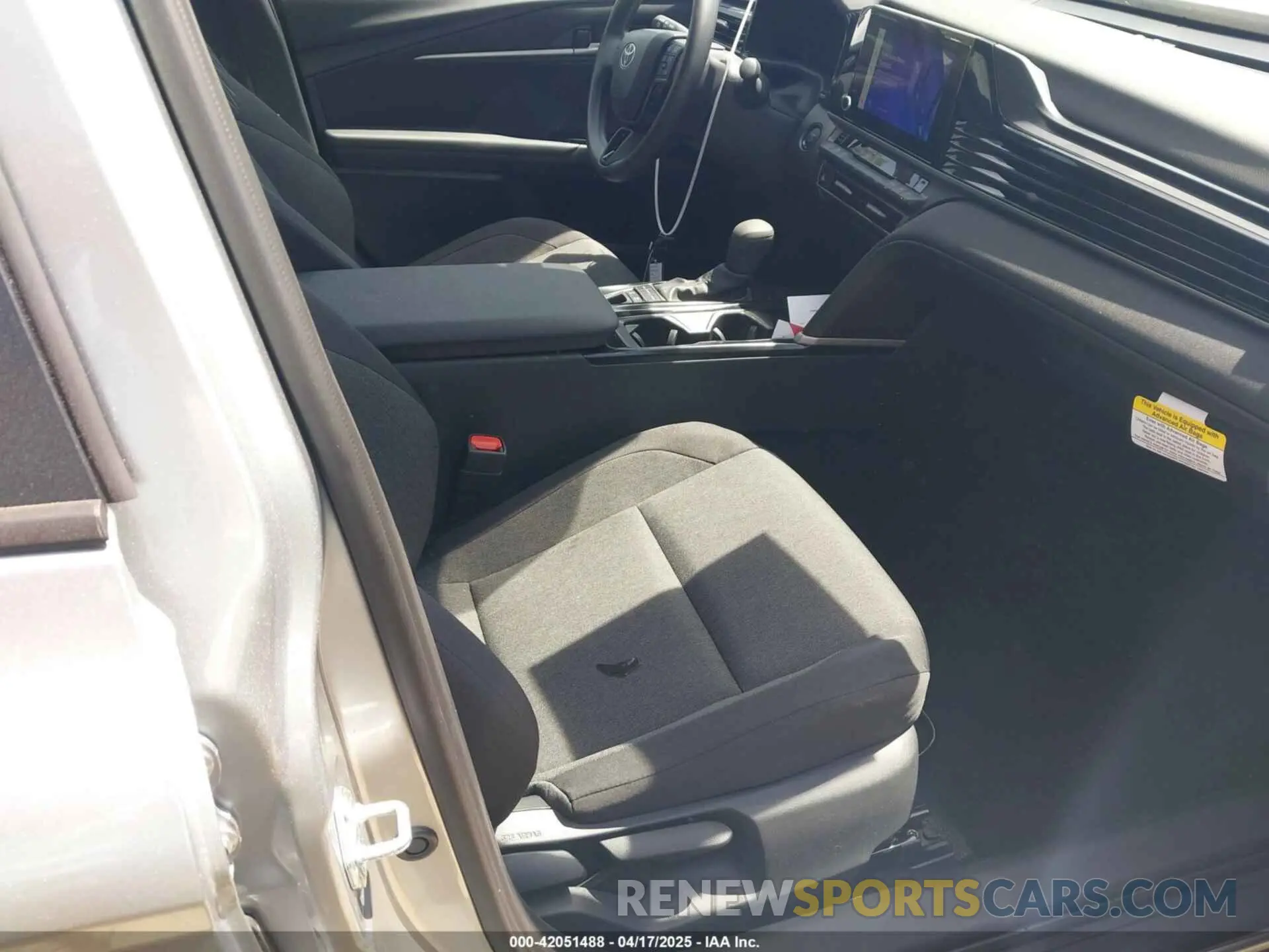 5 Фотография поврежденного автомобиля 4T1DAACK1SU593599 TOYOTA CAMRY 2025