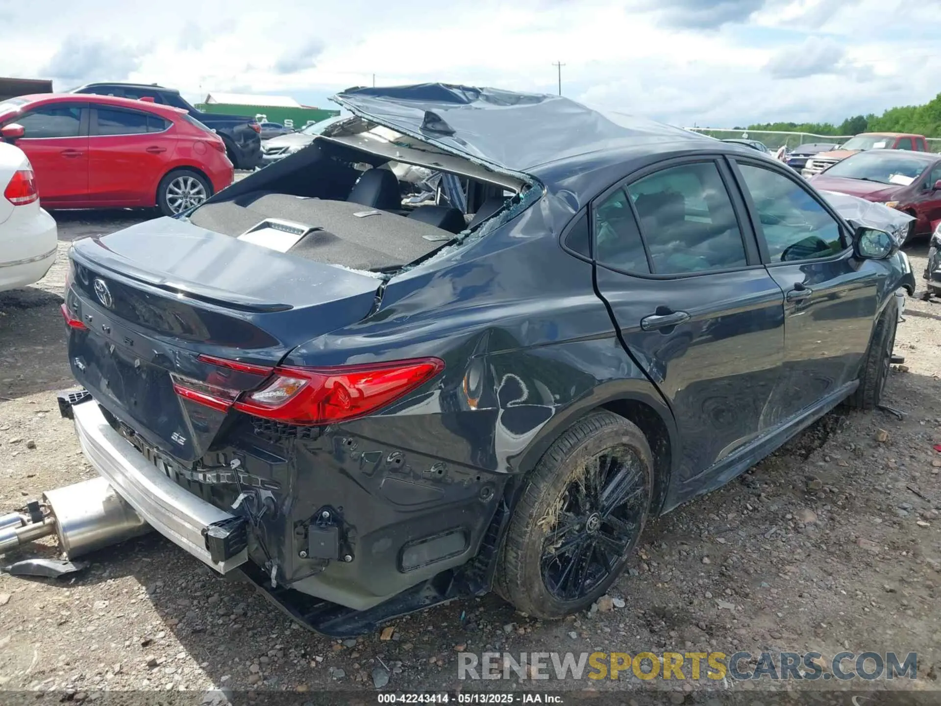 4 Photograph of a damaged car 4T1DAACK2SU090258 TOYOTA CAMRY 2025