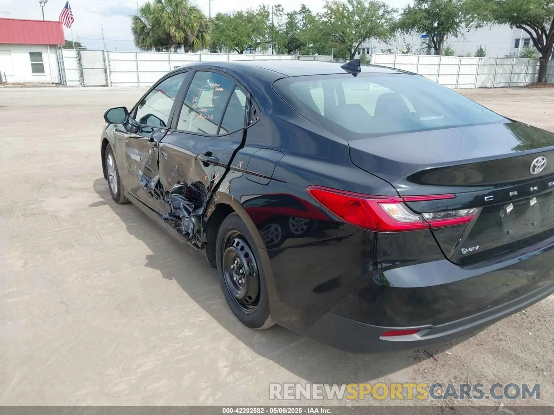 3 Фотография поврежденного автомобиля 4T1DAACK2SU546534 TOYOTA CAMRY 2025