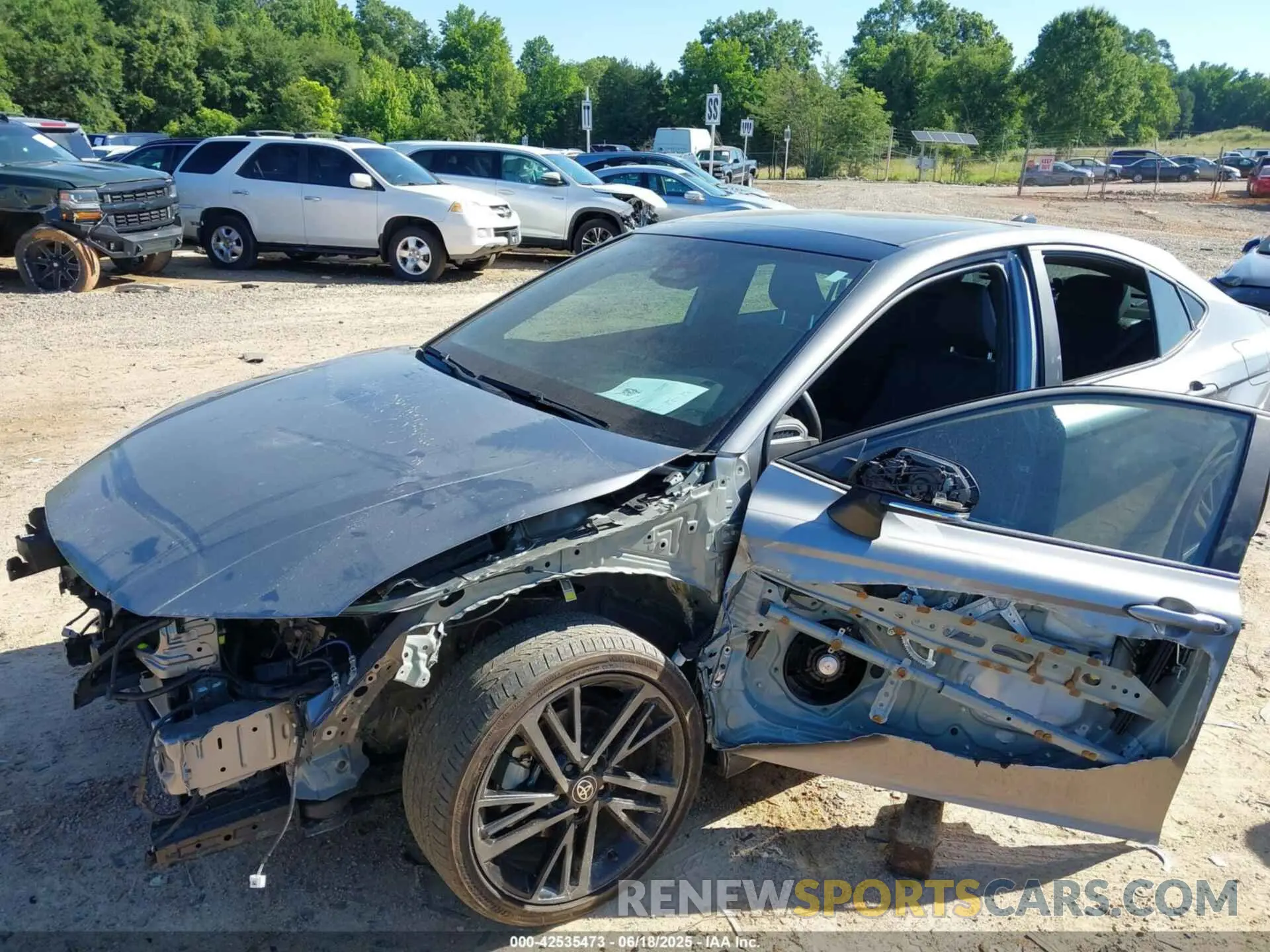 6 Photograph of a damaged car 4T1DAACK2SU559185 TOYOTA CAMRY 2025