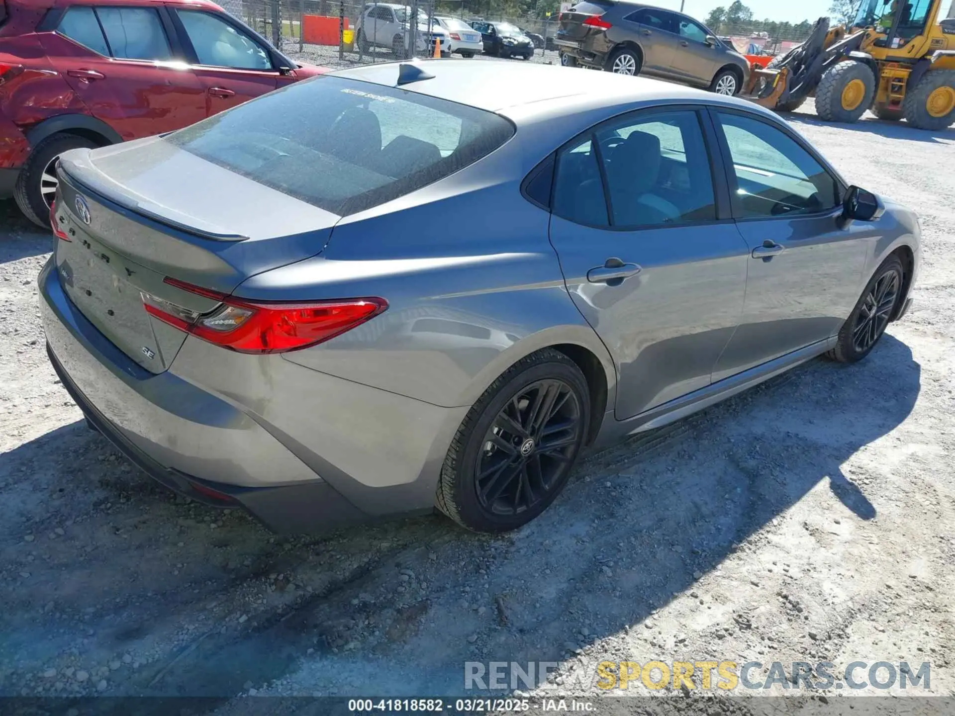 4 Фотография поврежденного автомобиля 4T1DAACK2SU566377 TOYOTA CAMRY 2025