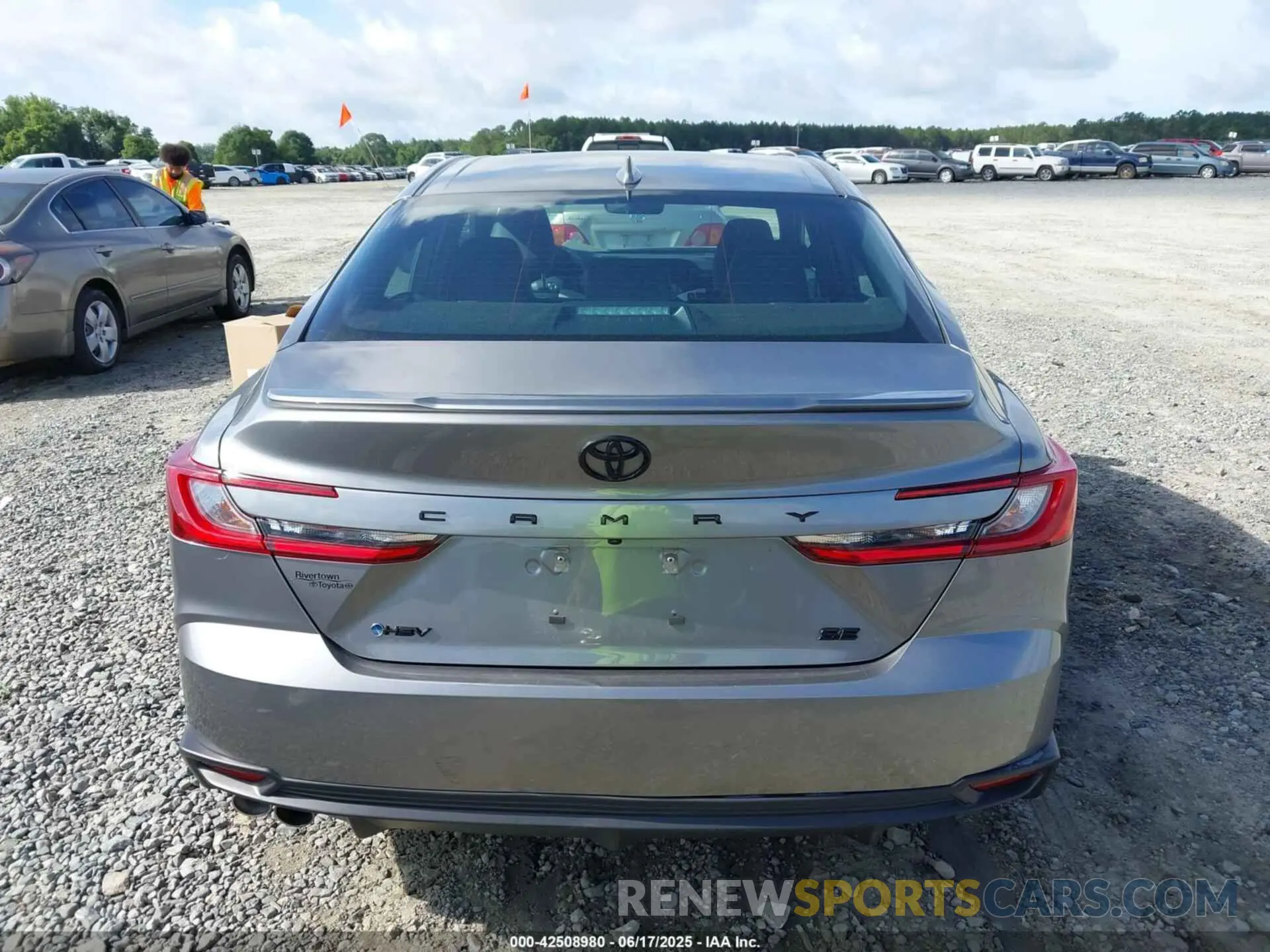 17 Фотография поврежденного автомобиля 4T1DAACK2SU577301 TOYOTA CAMRY 2025