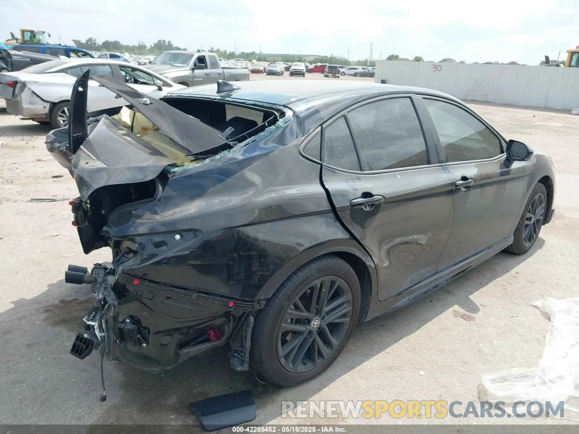 4 Фотография поврежденного автомобиля 4T1DAACK2SU581817 TOYOTA CAMRY 2025