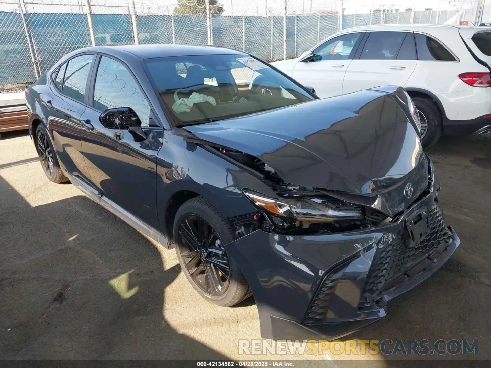 1 Фотография поврежденного автомобиля 4T1DAACK3SU068088 TOYOTA CAMRY 2025
