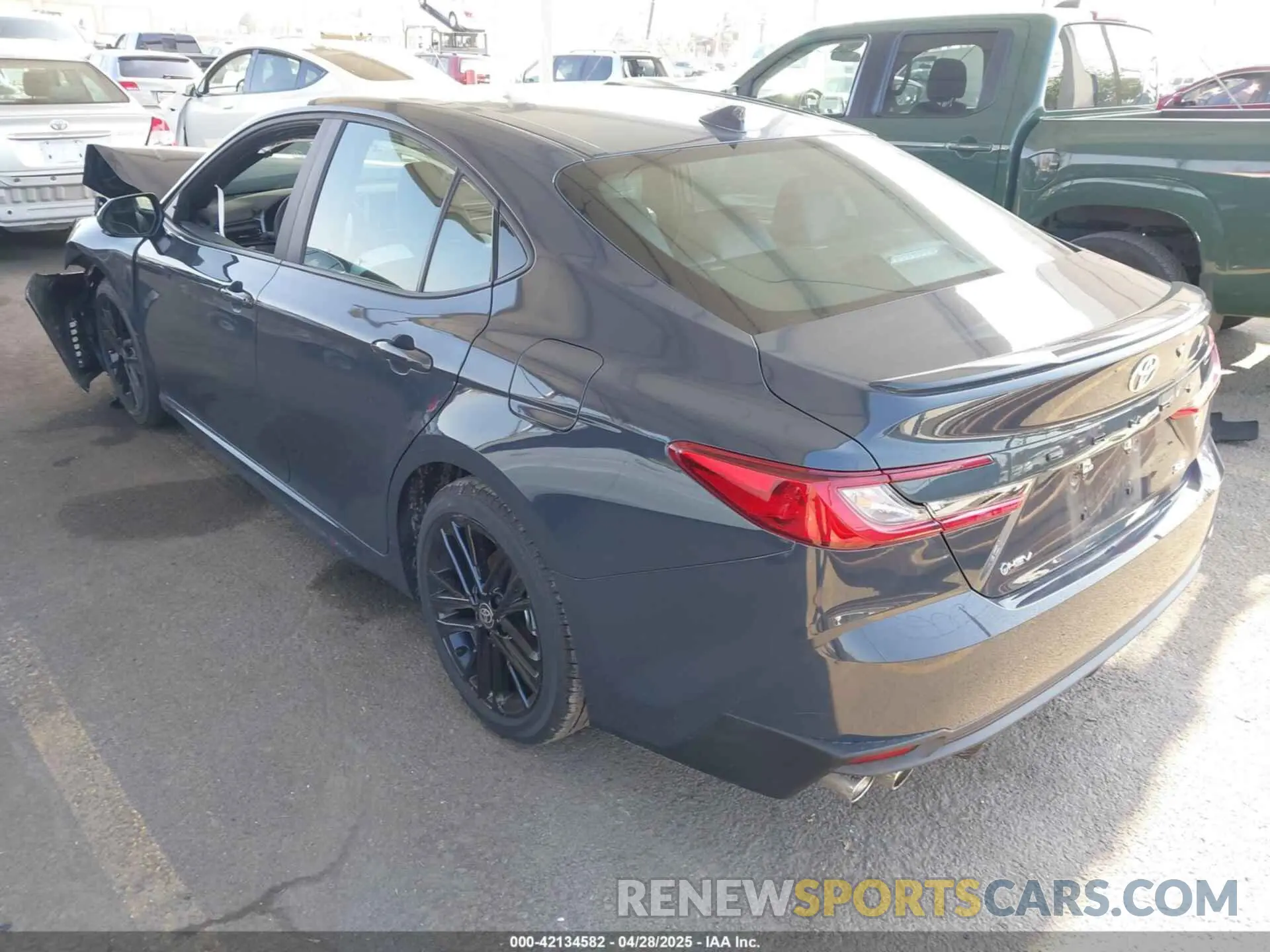 3 Фотография поврежденного автомобиля 4T1DAACK3SU068088 TOYOTA CAMRY 2025