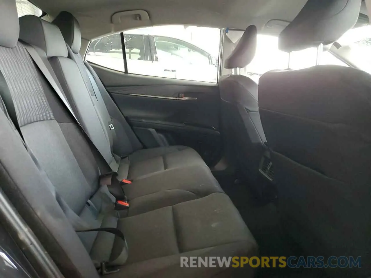 10 Фотография поврежденного автомобиля 4T1DAACK3SU106435 TOYOTA CAMRY 2025