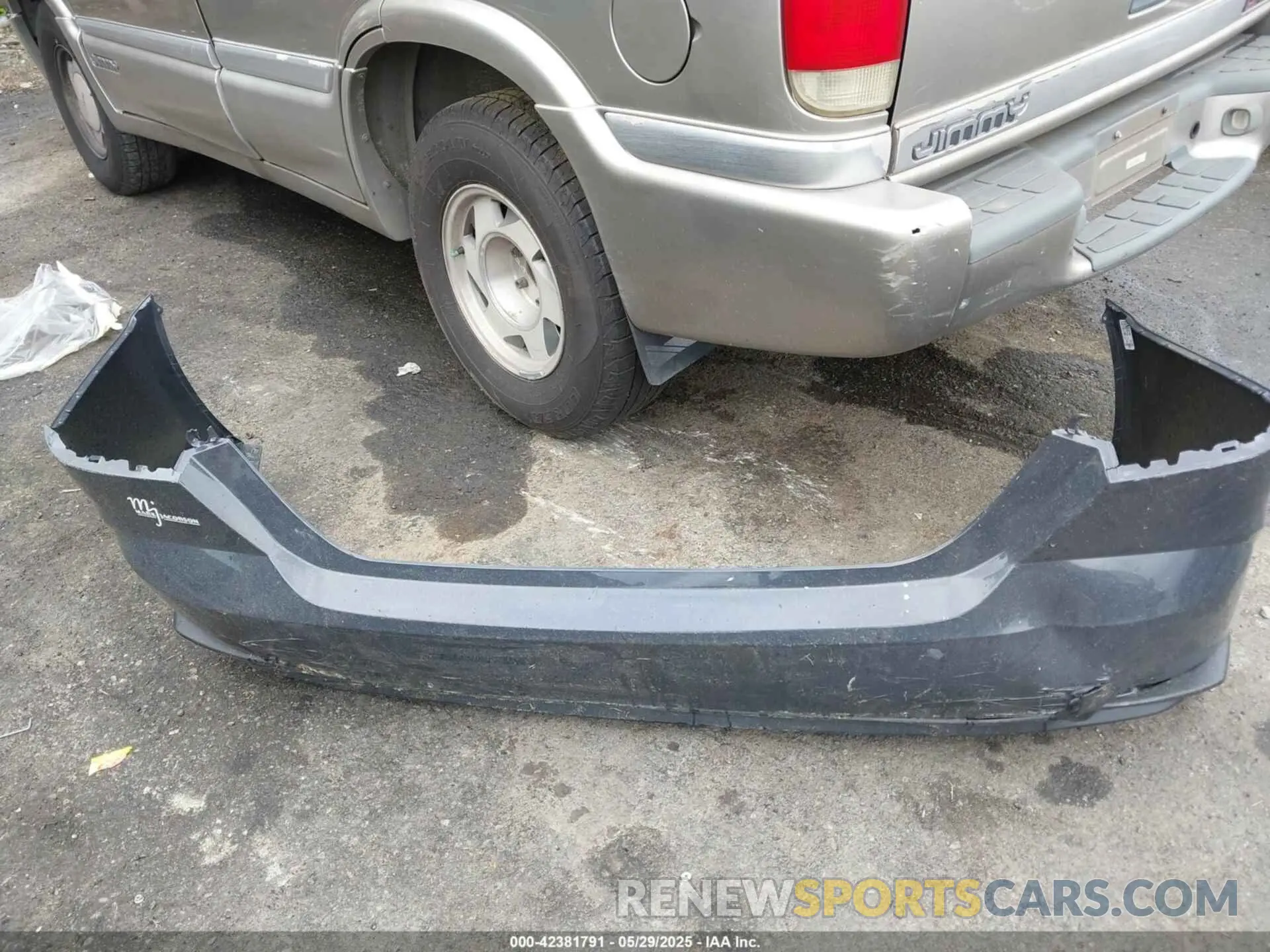 12 Photograph of a damaged car 4T1DAACK3SU127589 TOYOTA CAMRY 2025