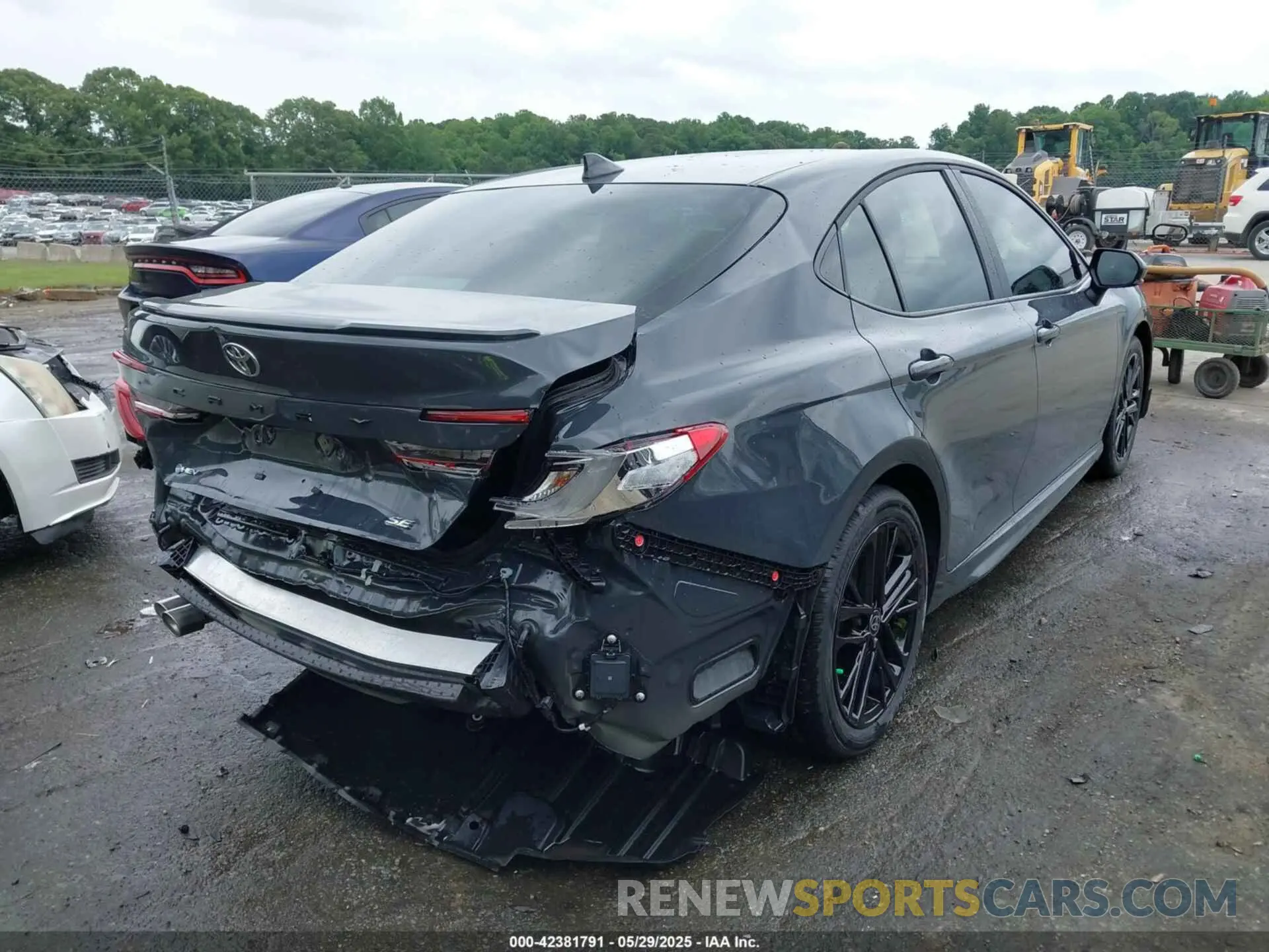 4 Photograph of a damaged car 4T1DAACK3SU127589 TOYOTA CAMRY 2025