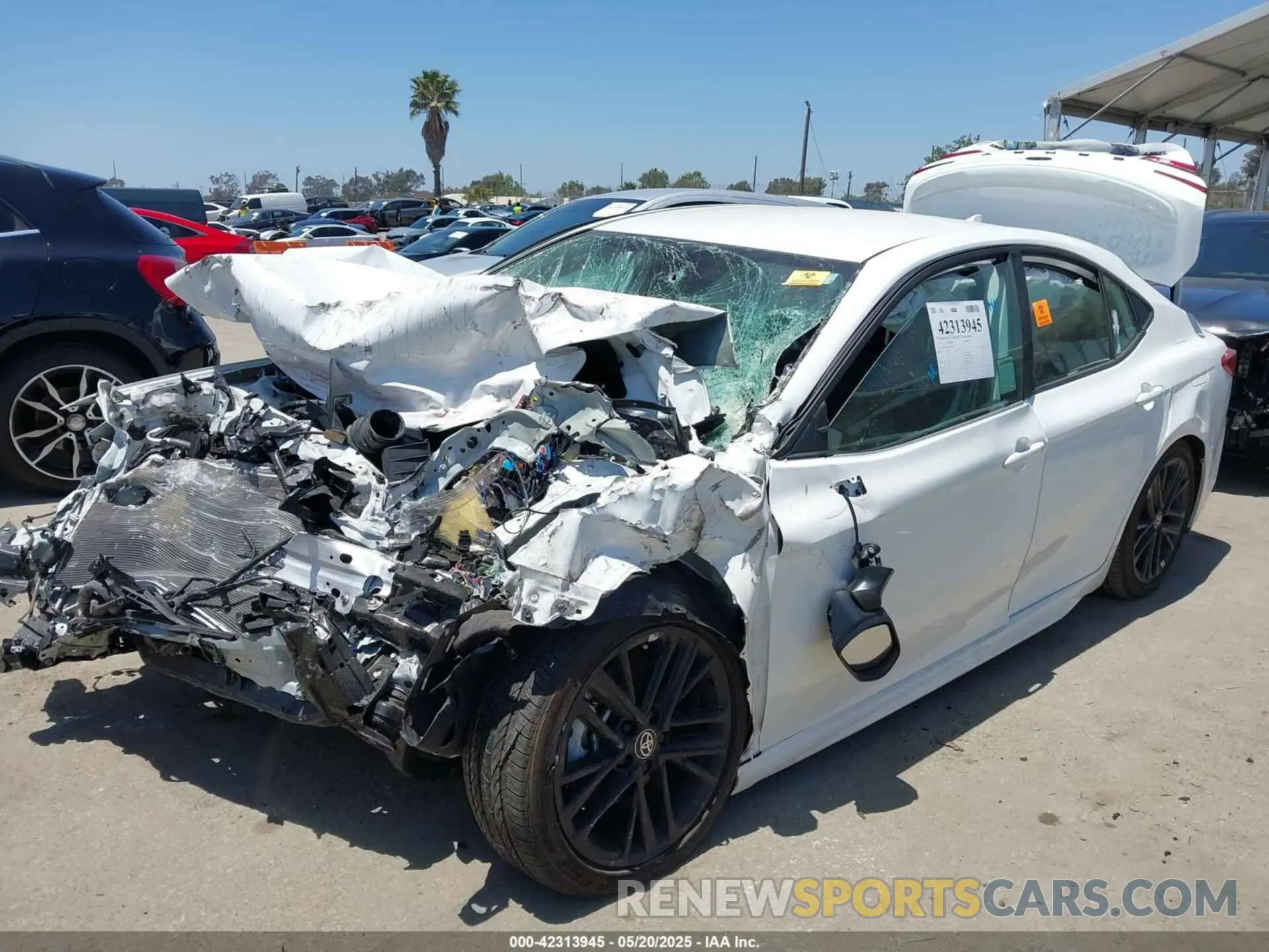 2 Photograph of a damaged car 4T1DAACK3SU522114 TOYOTA CAMRY 2025