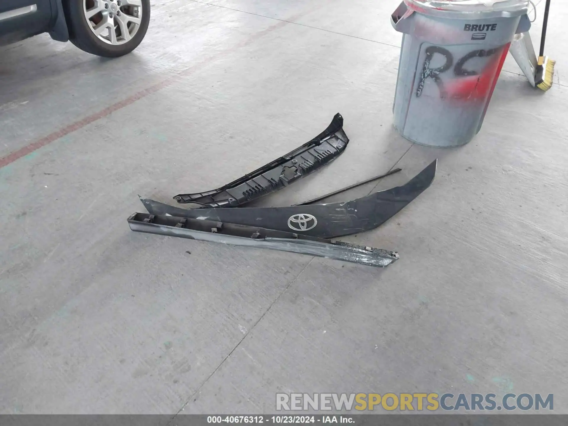 12 Photograph of a damaged car 4T1DAACK3SU533193 TOYOTA CAMRY 2025