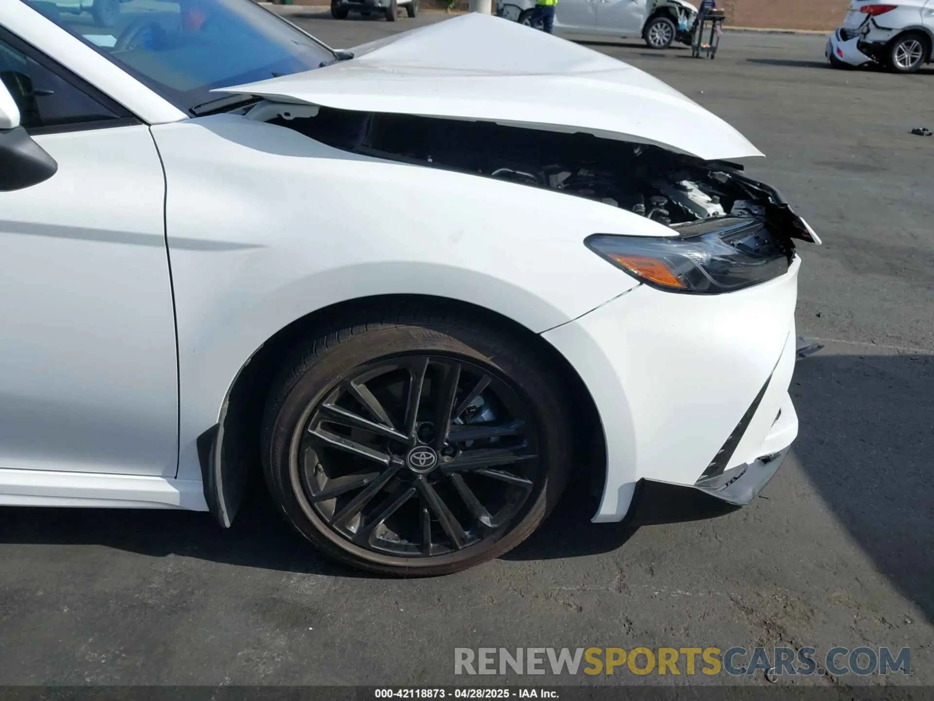 18 Photograph of a damaged car 4T1DAACK3SU533985 TOYOTA CAMRY 2025