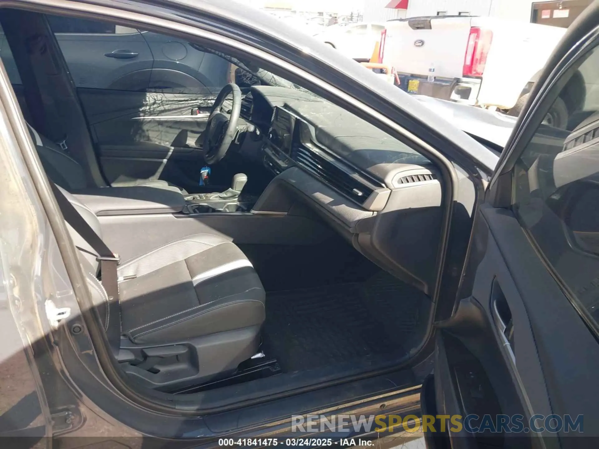 5 Photograph of a damaged car 4T1DAACK3SU539317 TOYOTA CAMRY 2025