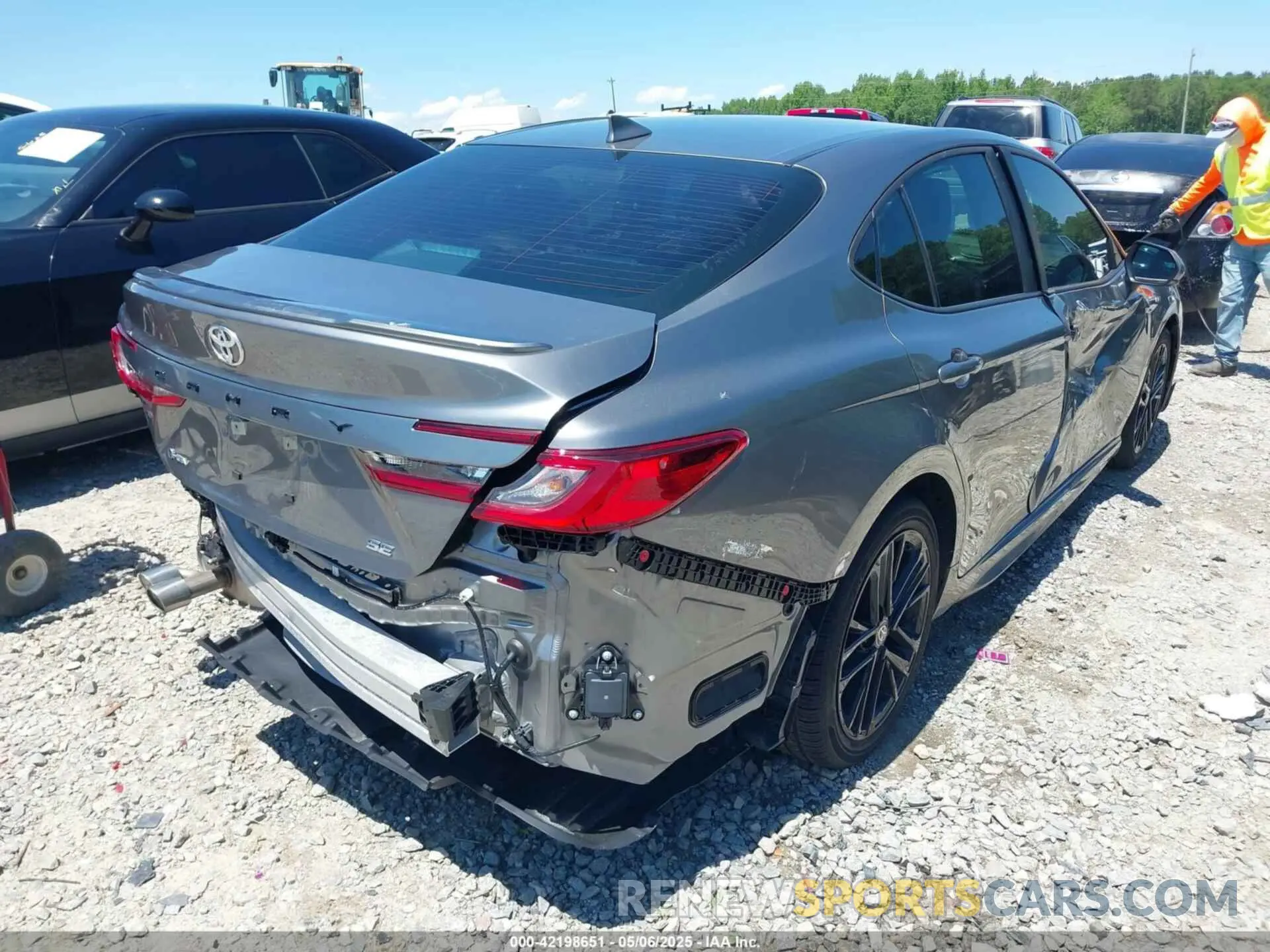 4 Фотография поврежденного автомобиля 4T1DAACK3SU553752 TOYOTA CAMRY 2025
