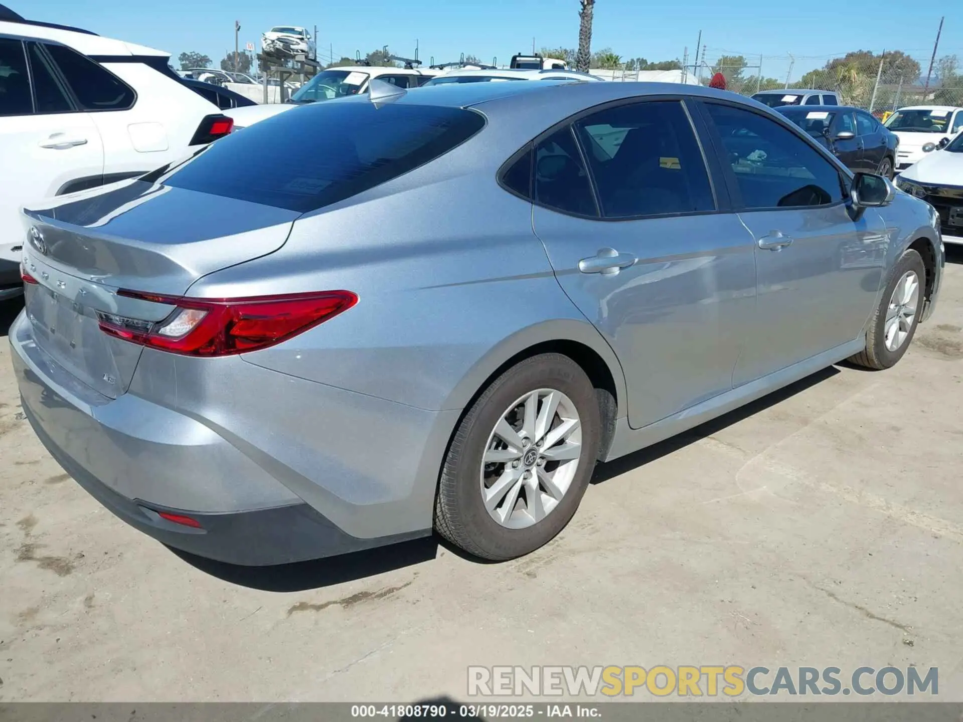 4 Фотография поврежденного автомобиля 4T1DAACK3SU571331 TOYOTA CAMRY 2025