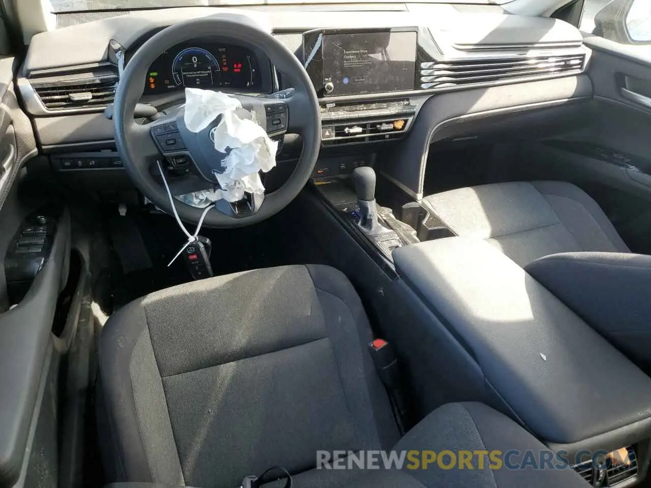 8 Photograph of a damaged car 4T1DAACK4SU009891 TOYOTA CAMRY 2025