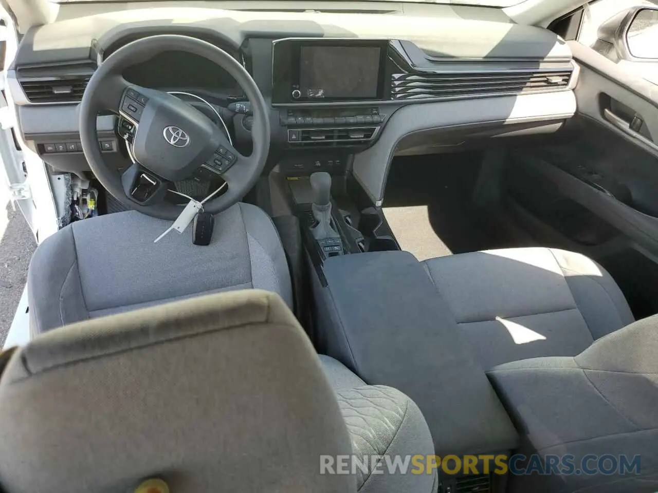 8 Фотография поврежденного автомобиля 4T1DAACK4SU048139 TOYOTA CAMRY 2025