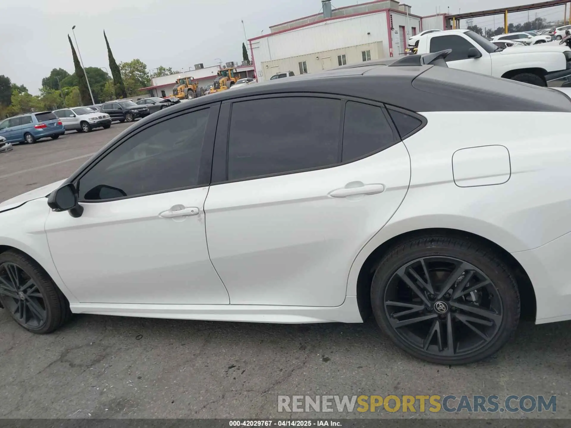14 Photograph of a damaged car 4T1DAACK4SU104192 TOYOTA CAMRY 2025