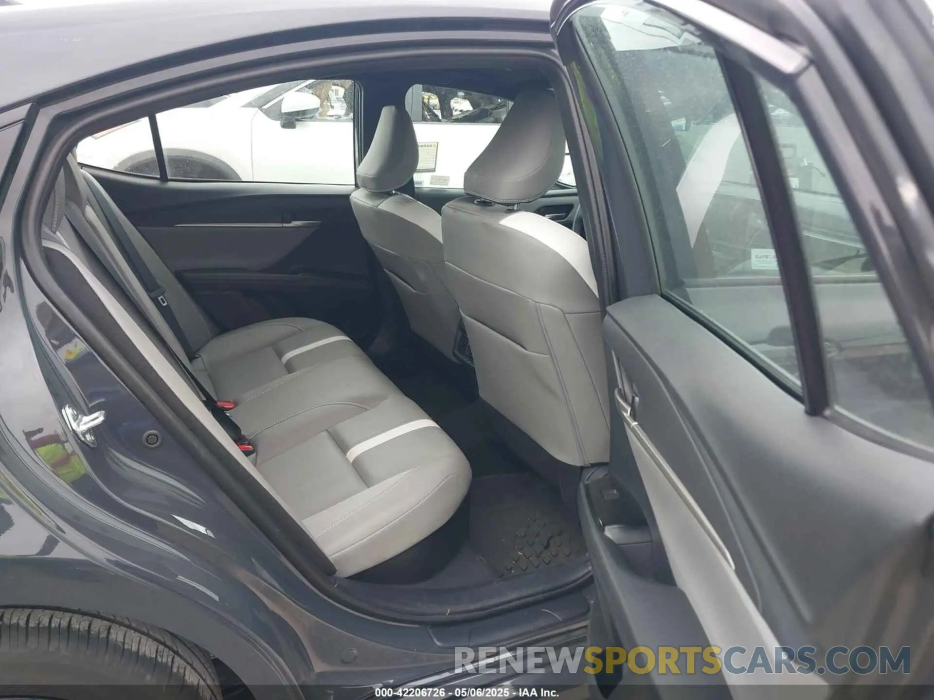 8 Фотография поврежденного автомобиля 4T1DAACK4SU110736 TOYOTA CAMRY 2025