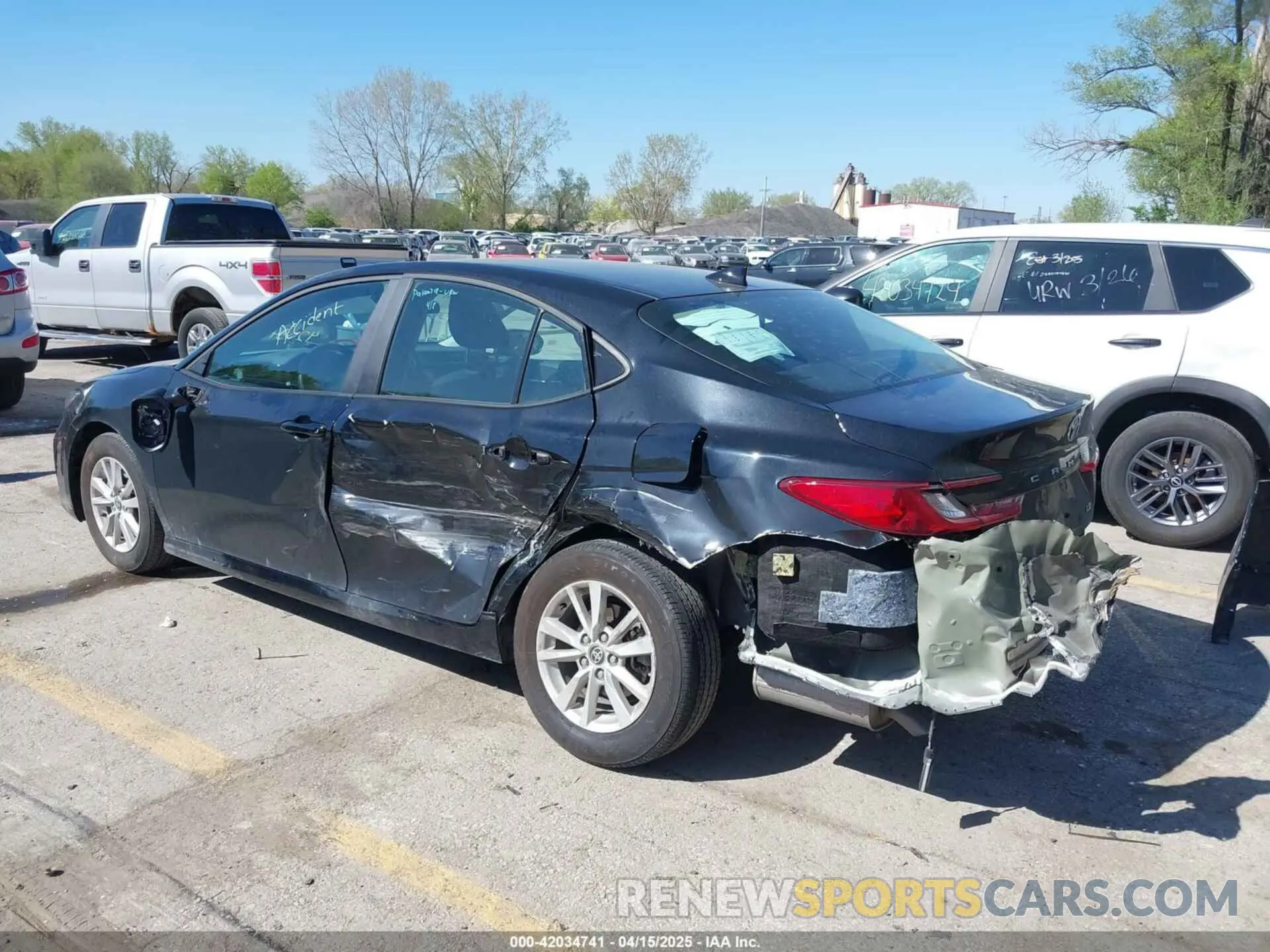 3 Фотография поврежденного автомобиля 4T1DAACK4SU513633 TOYOTA CAMRY 2025