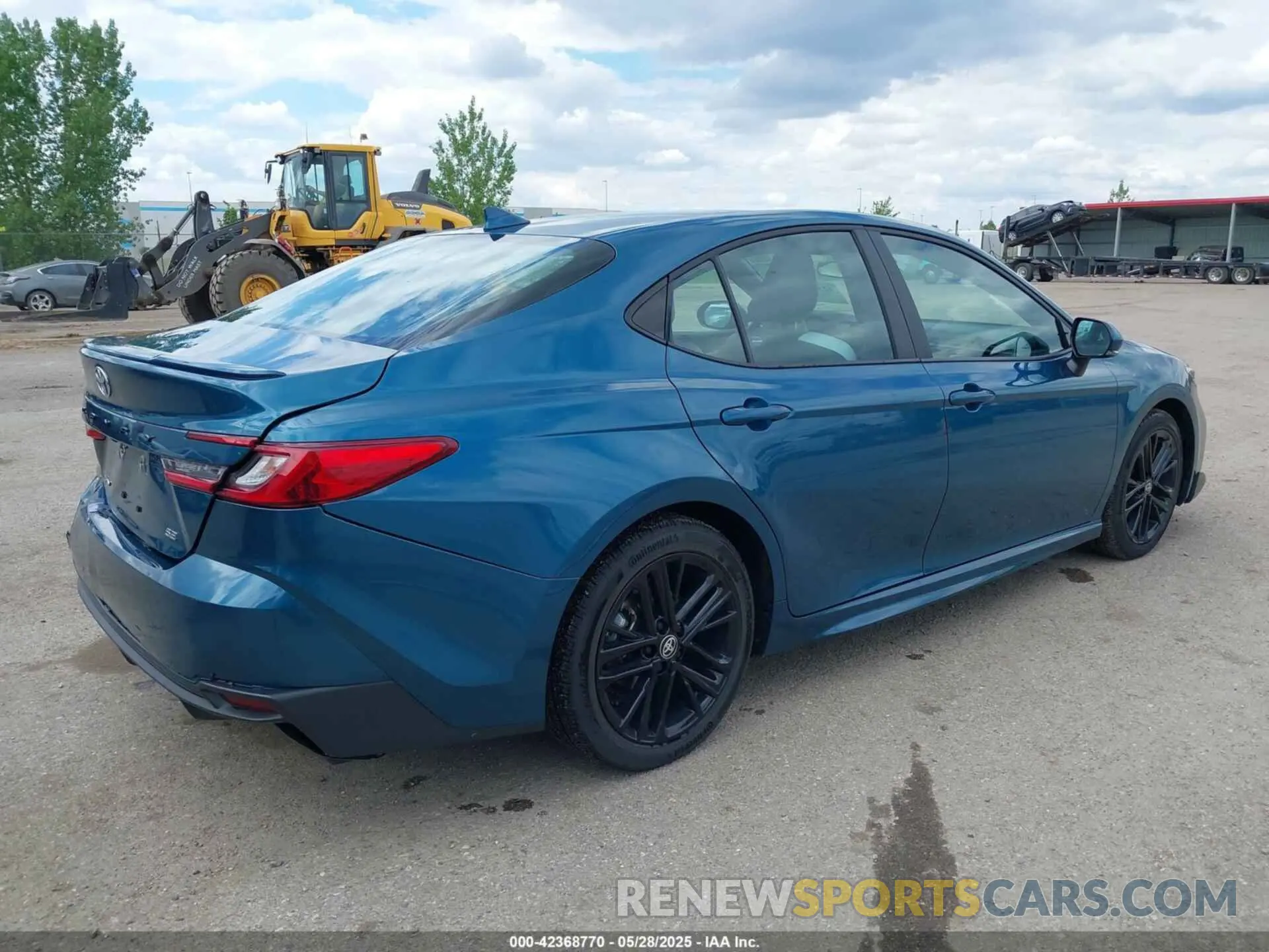 4 Фотография поврежденного автомобиля 4T1DAACK4SU518573 TOYOTA CAMRY 2025