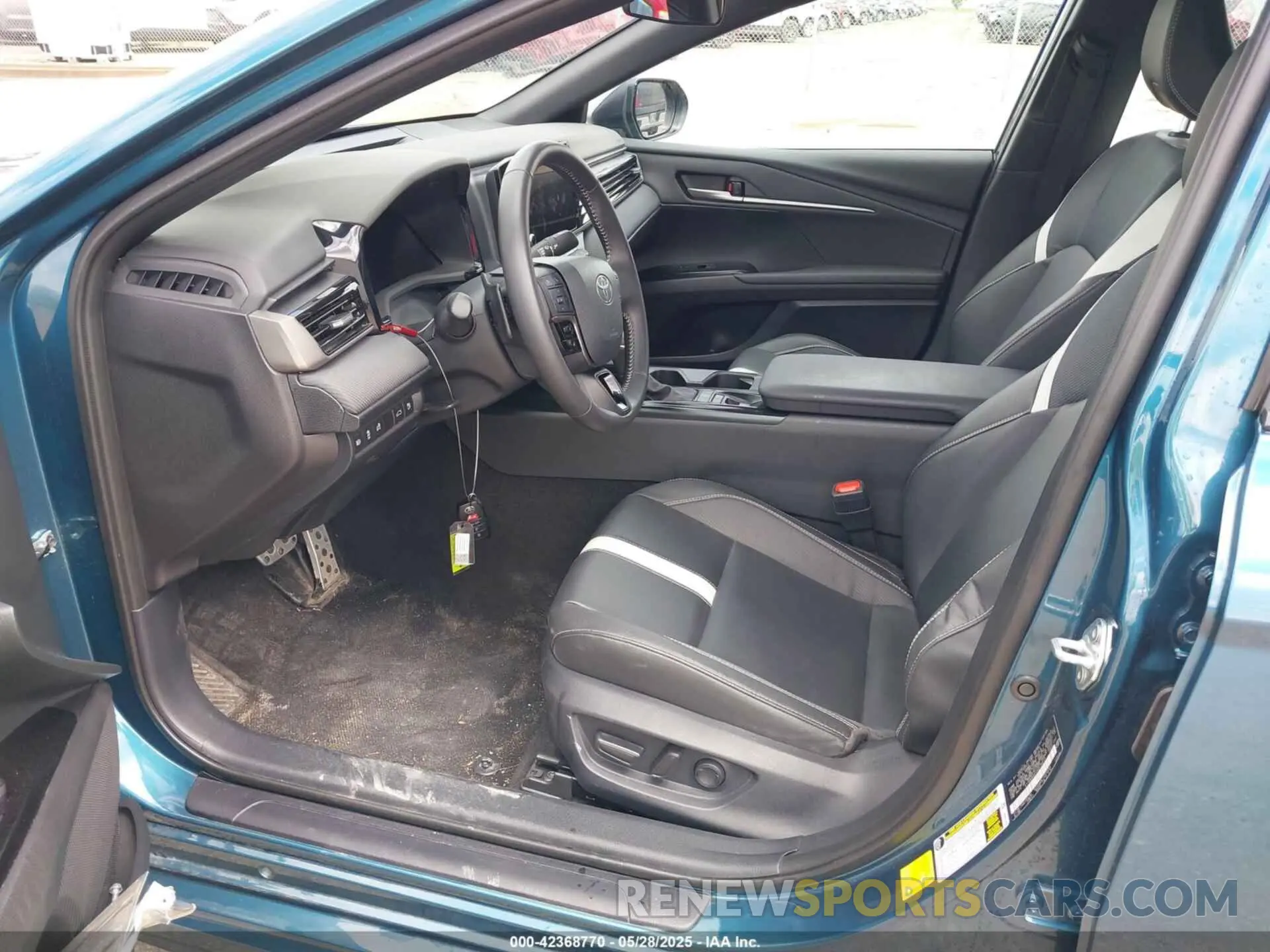 5 Фотография поврежденного автомобиля 4T1DAACK4SU518573 TOYOTA CAMRY 2025