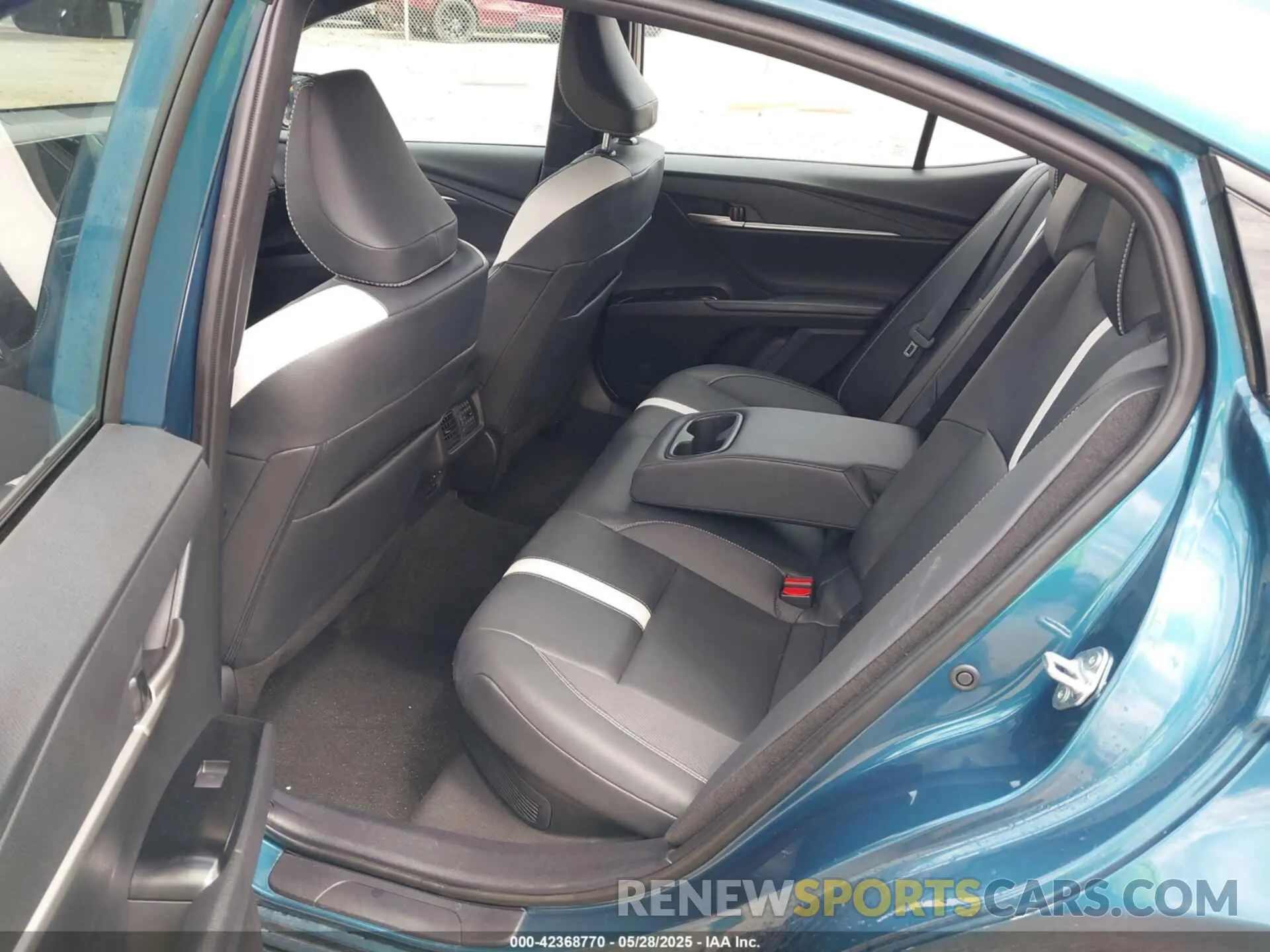 8 Фотография поврежденного автомобиля 4T1DAACK4SU518573 TOYOTA CAMRY 2025