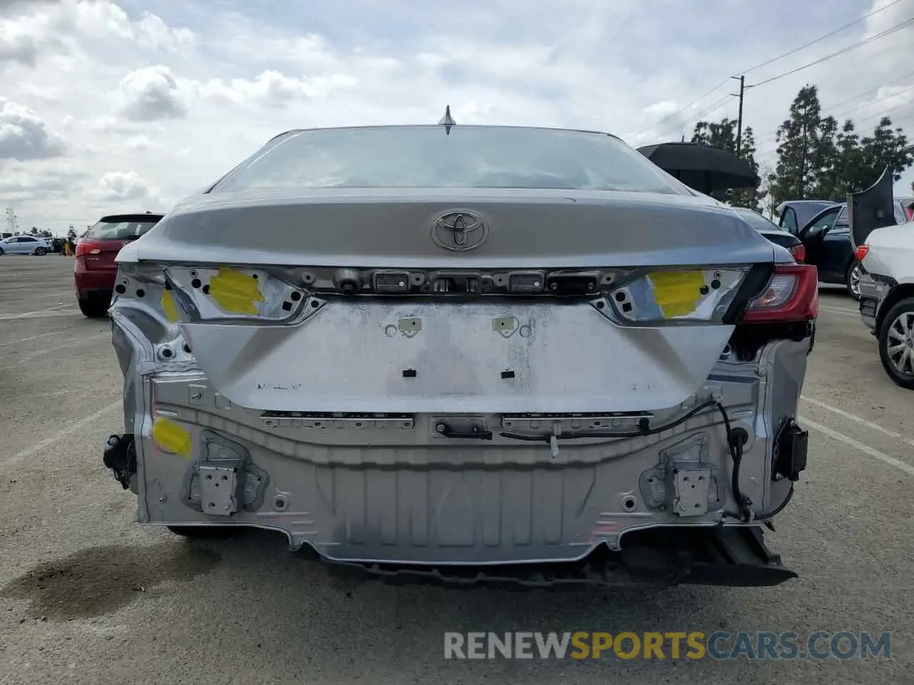 6 Photograph of a damaged car 4T1DAACK4SU562069 TOYOTA CAMRY 2025