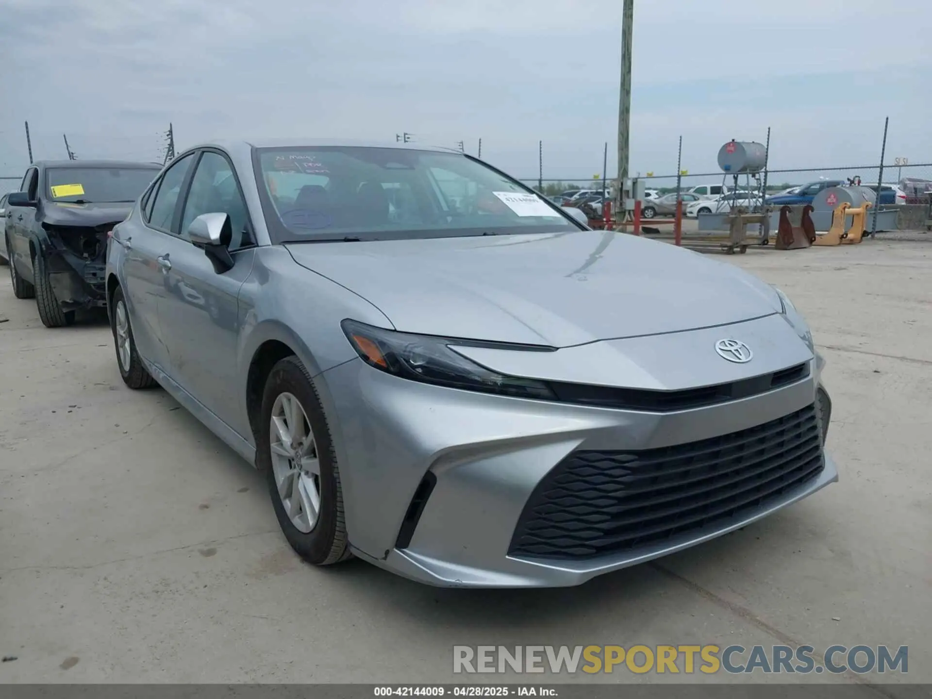 1 Photograph of a damaged car 4T1DAACK5SU000942 TOYOTA CAMRY 2025