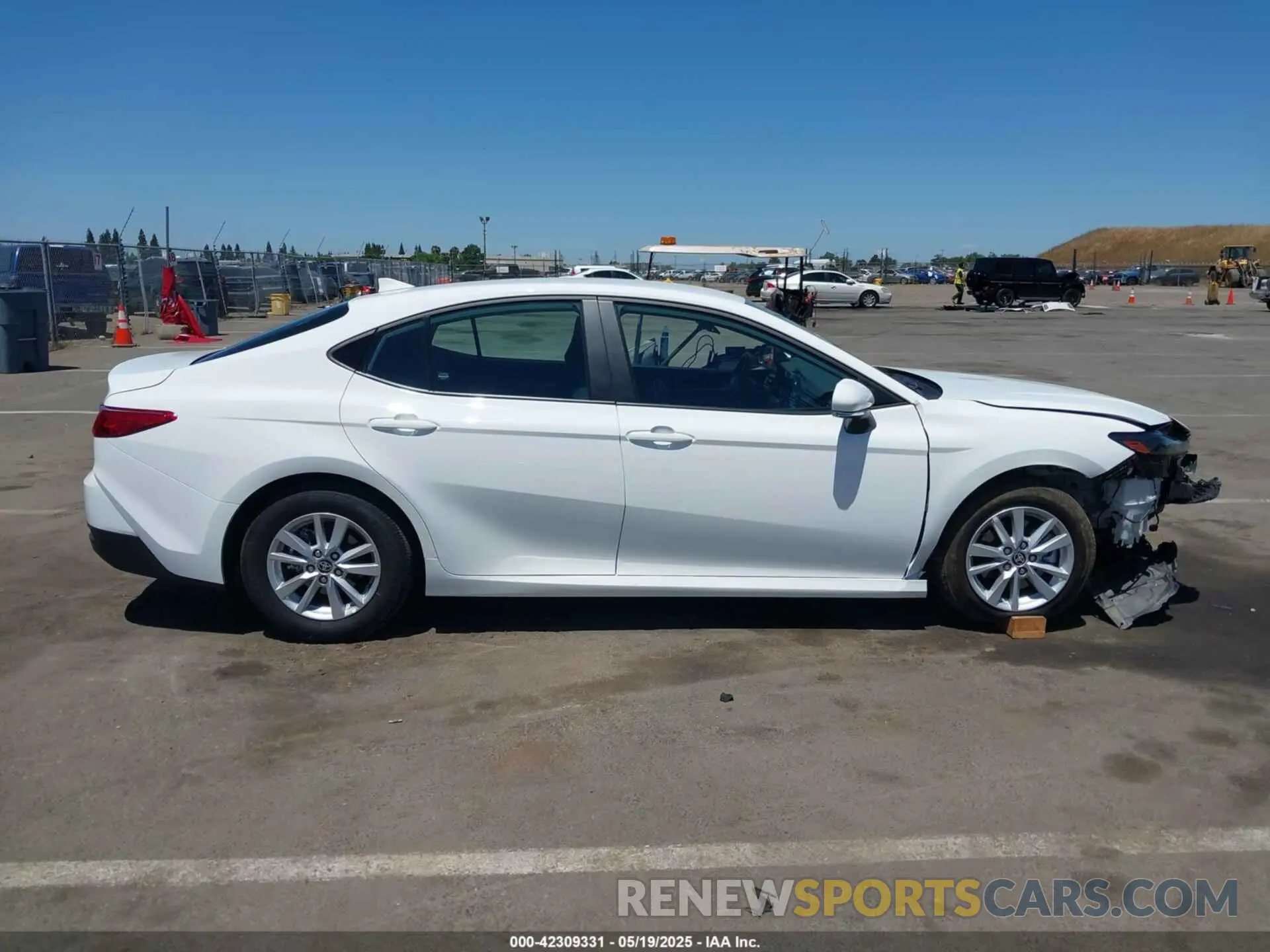14 Photograph of a damaged car 4T1DAACK5SU038879 TOYOTA CAMRY 2025