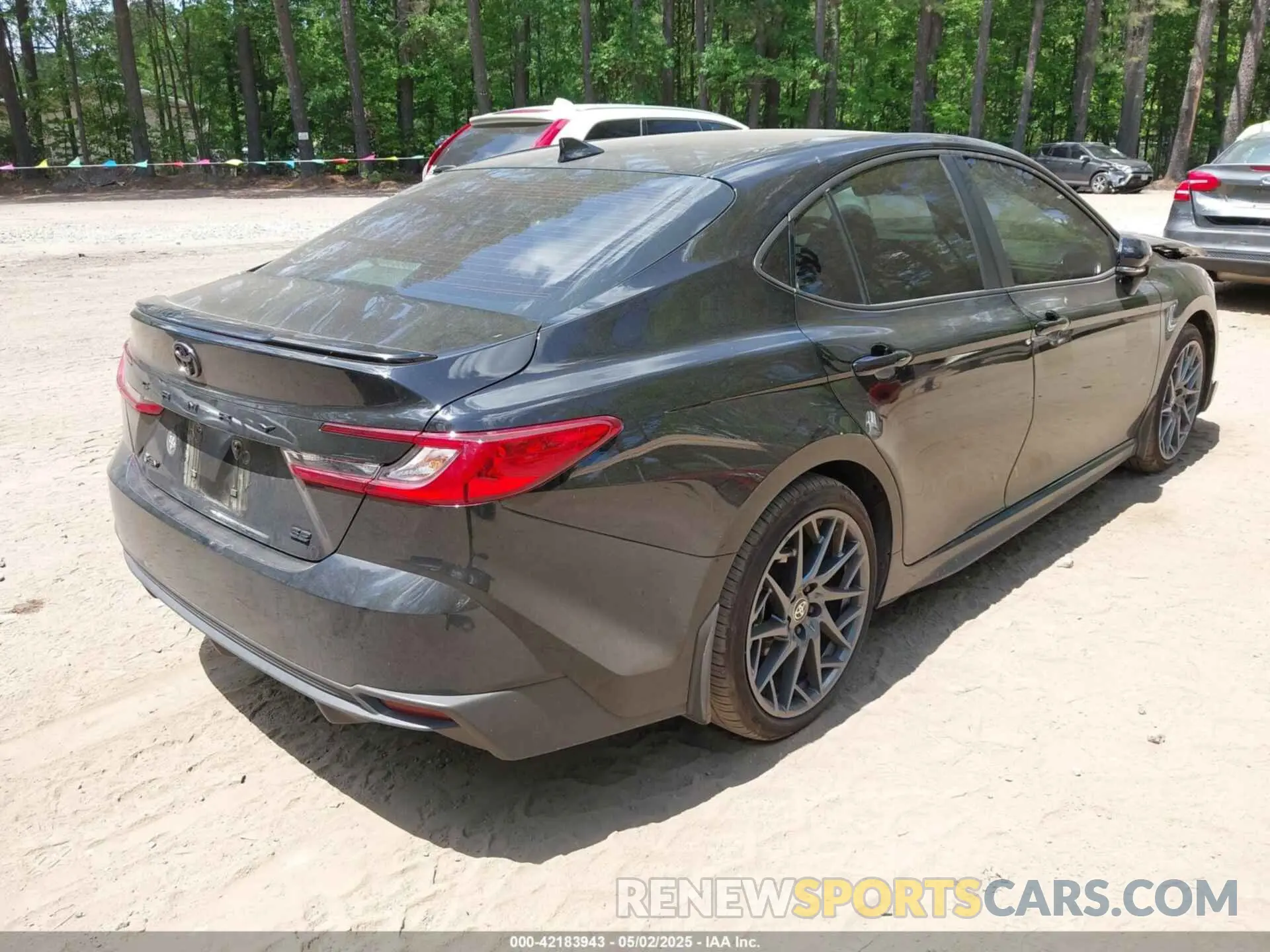 4 Photograph of a damaged car 4T1DAACK5SU057027 TOYOTA CAMRY 2025
