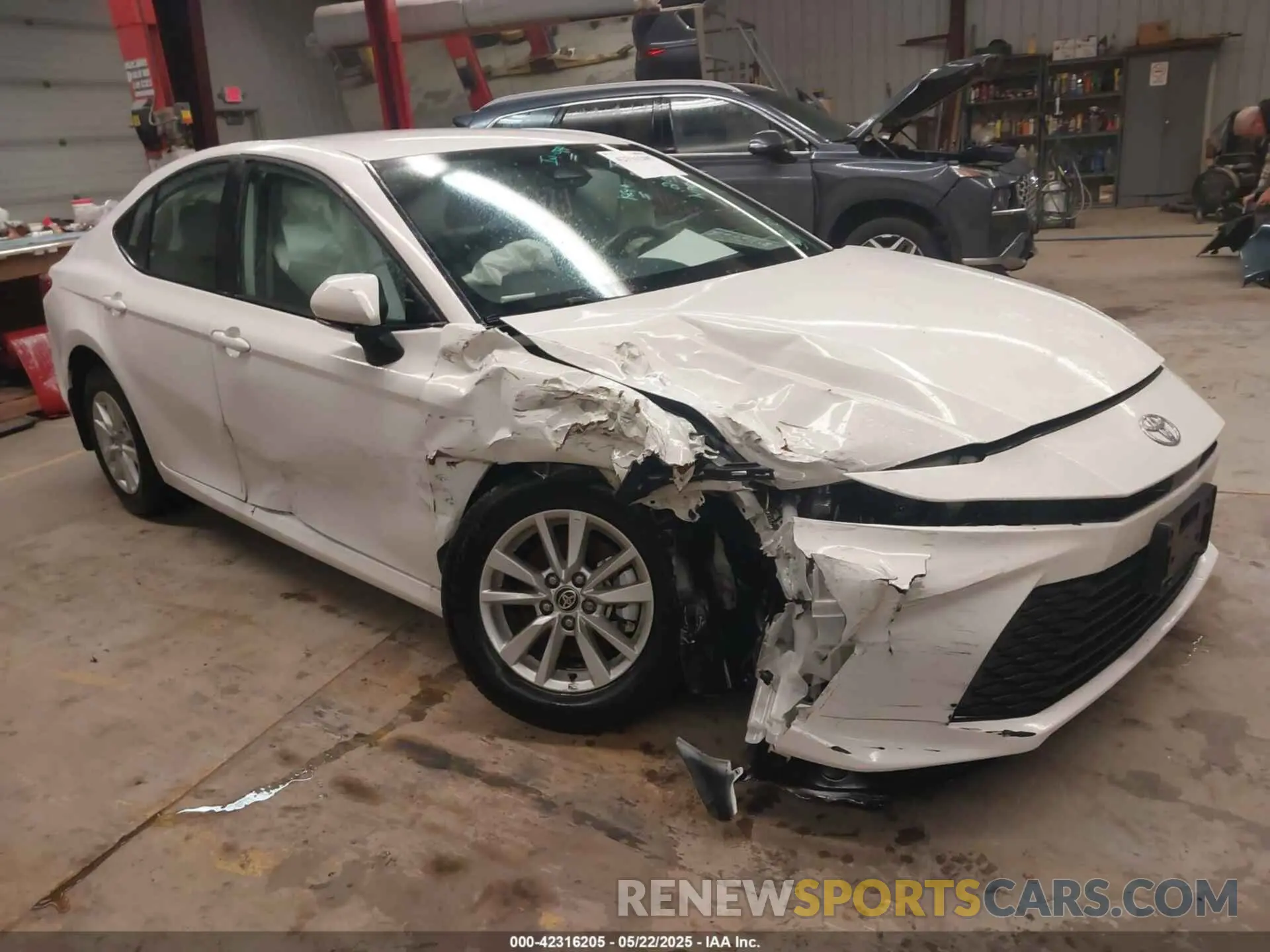 1 Photograph of a damaged car 4T1DAACK5SU067962 TOYOTA CAMRY 2025