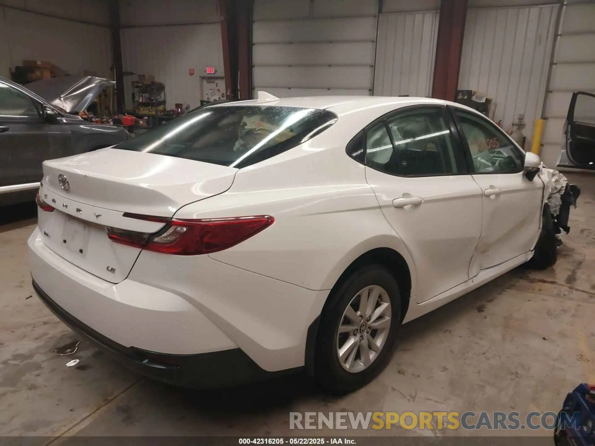 4 Photograph of a damaged car 4T1DAACK5SU067962 TOYOTA CAMRY 2025