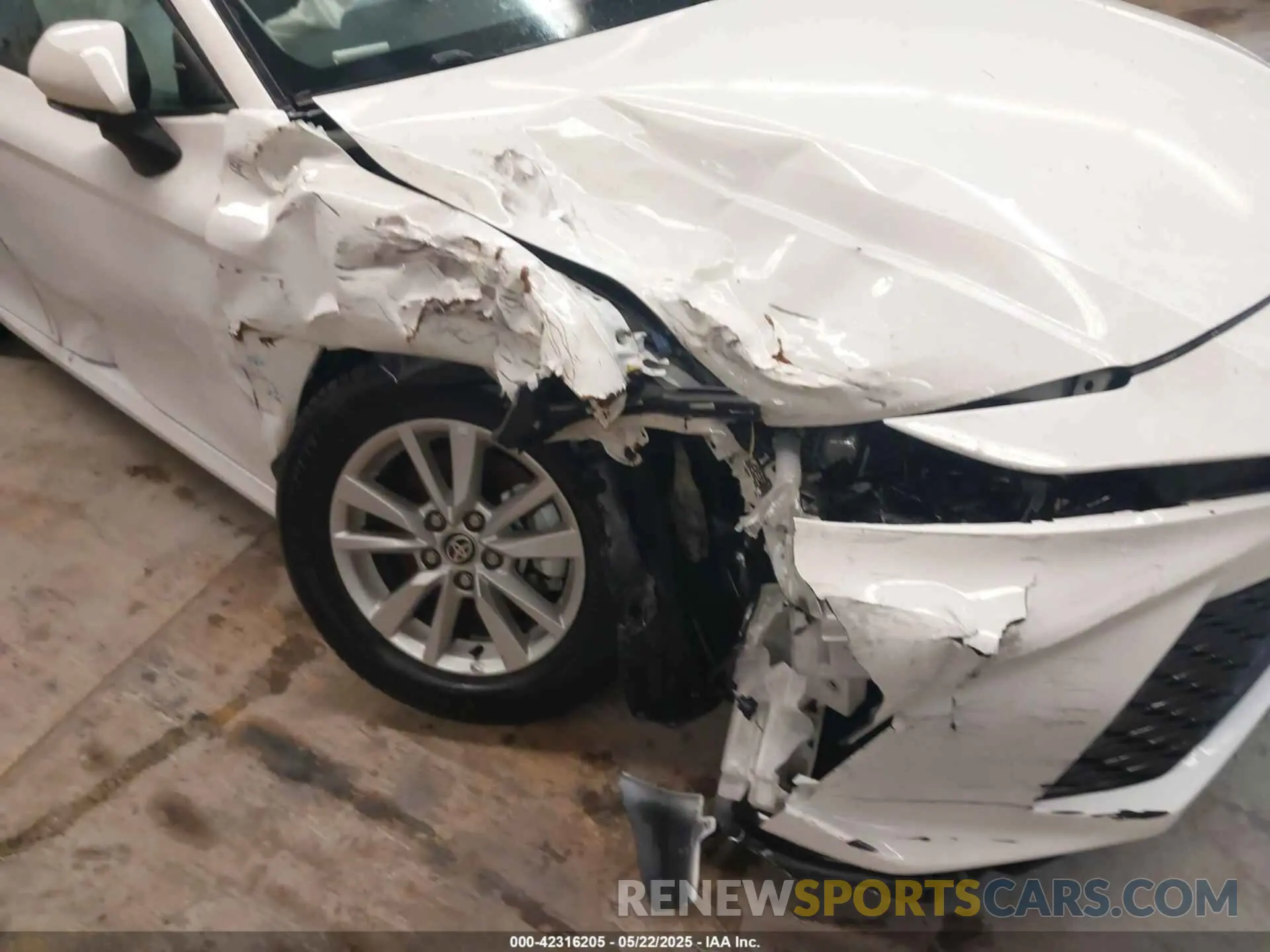 6 Photograph of a damaged car 4T1DAACK5SU067962 TOYOTA CAMRY 2025