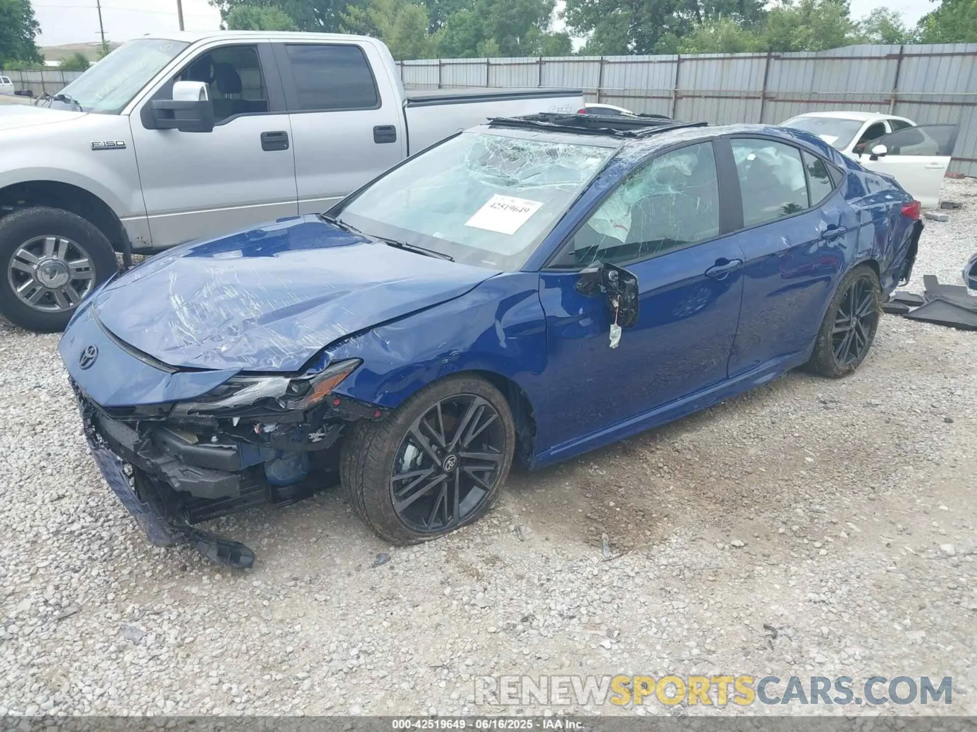 2 Photograph of a damaged car 4T1DAACK5SU069811 TOYOTA CAMRY 2025