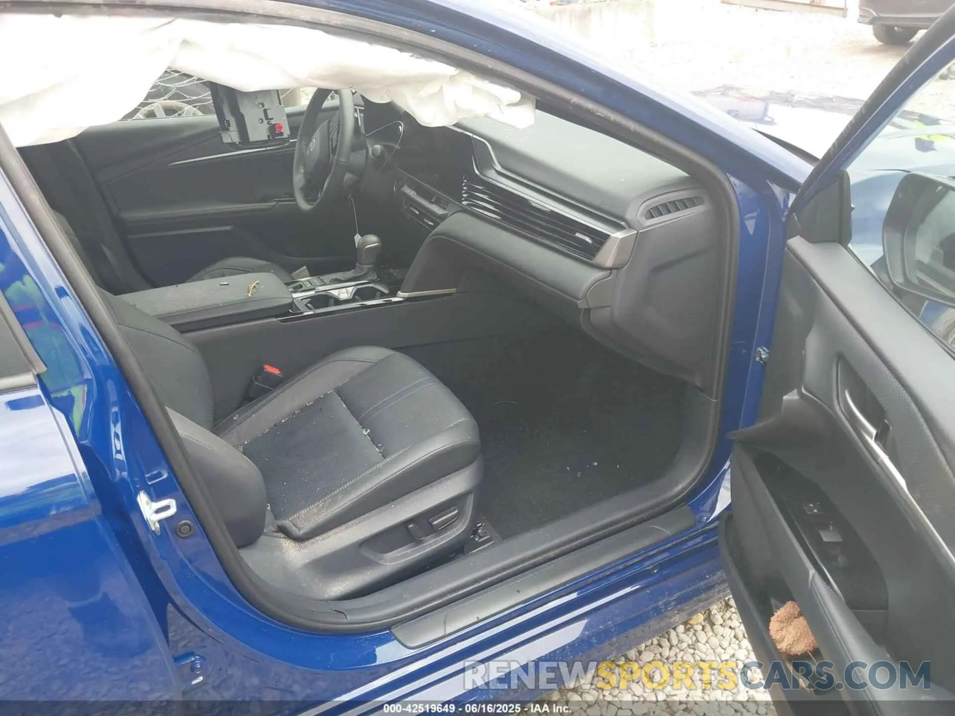 5 Photograph of a damaged car 4T1DAACK5SU069811 TOYOTA CAMRY 2025