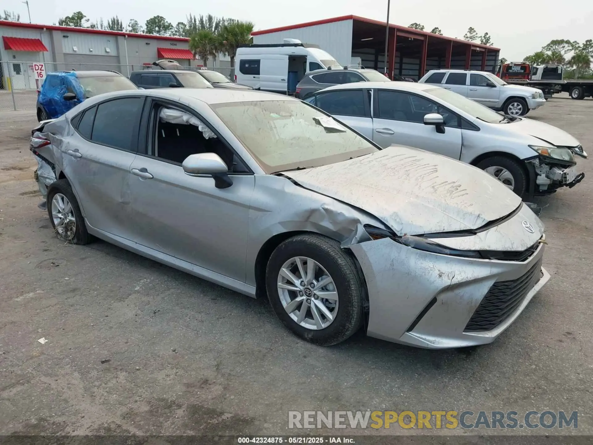 1 Photograph of a damaged car 4T1DAACK5SU121762 TOYOTA CAMRY 2025