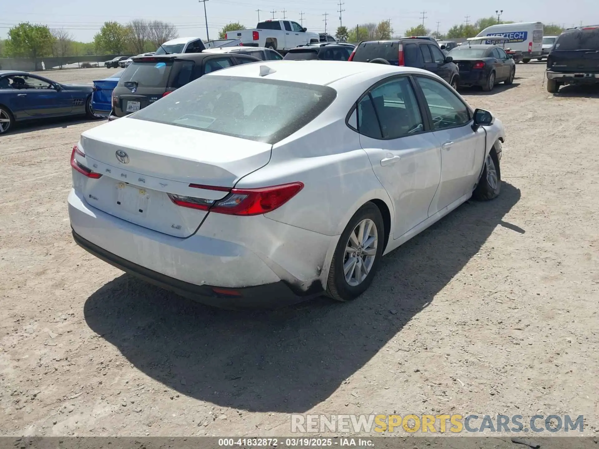4 Фотография поврежденного автомобиля 4T1DAACK5SU522812 TOYOTA CAMRY 2025