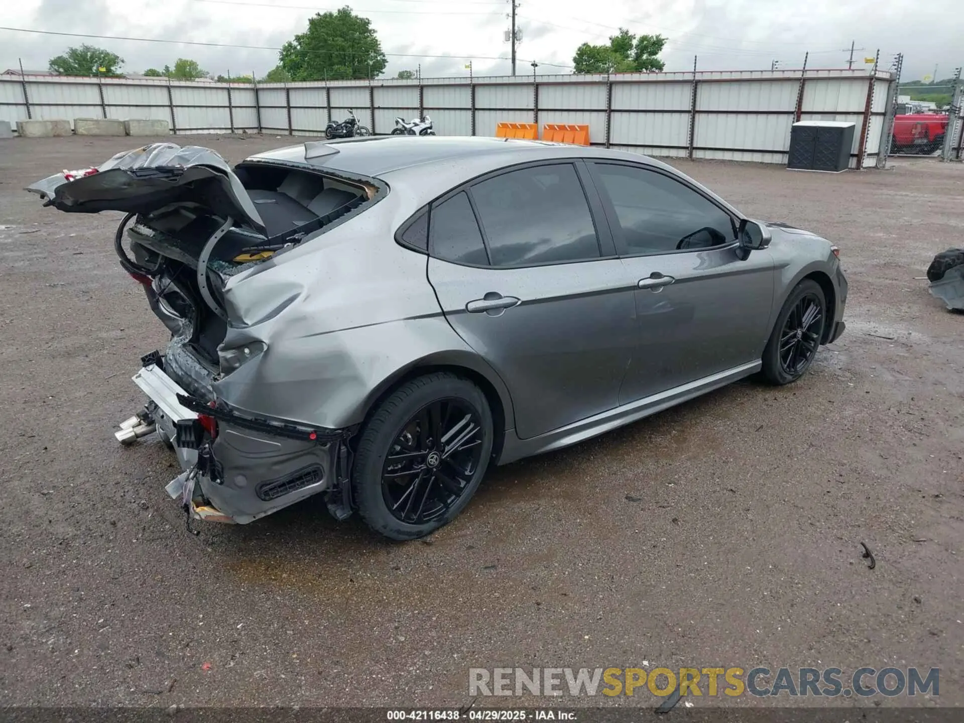 4 Фотография поврежденного автомобиля 4T1DAACK5SU527380 TOYOTA CAMRY 2025