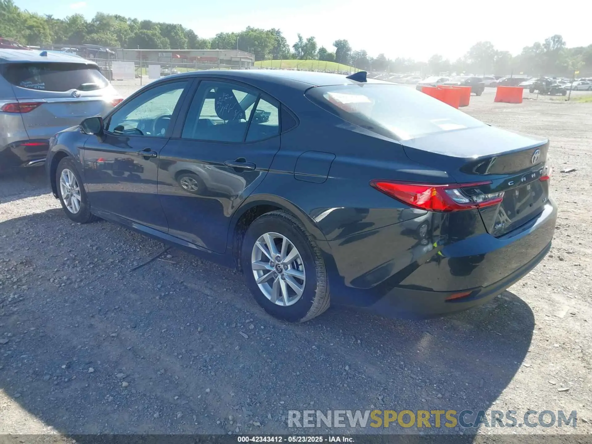 3 Photograph of a damaged car 4T1DAACK5SU586980 TOYOTA CAMRY 2025
