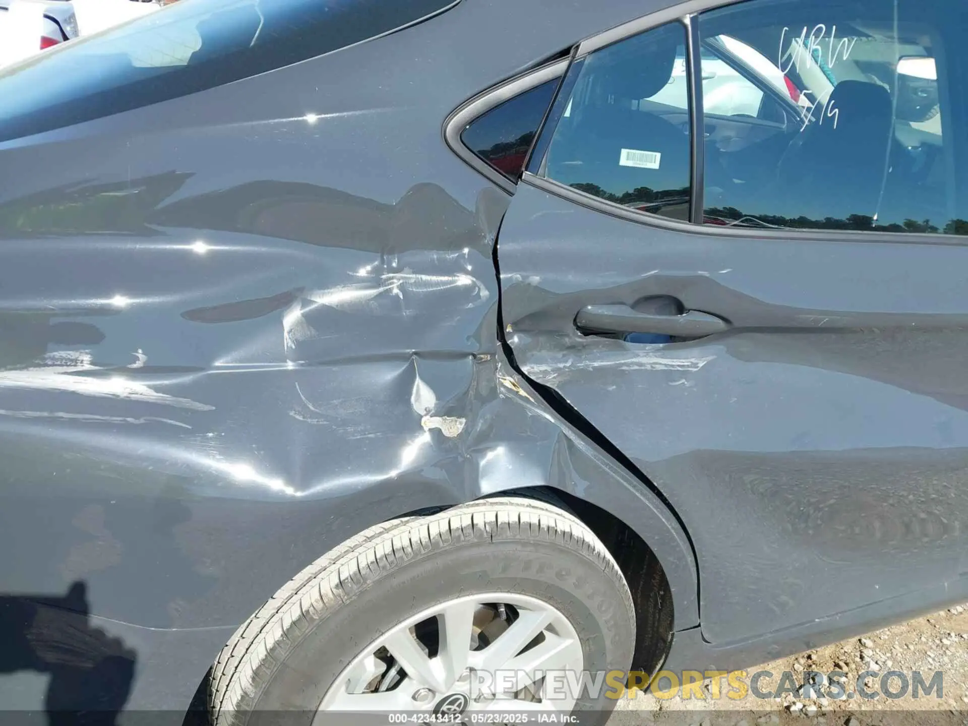 6 Photograph of a damaged car 4T1DAACK5SU586980 TOYOTA CAMRY 2025