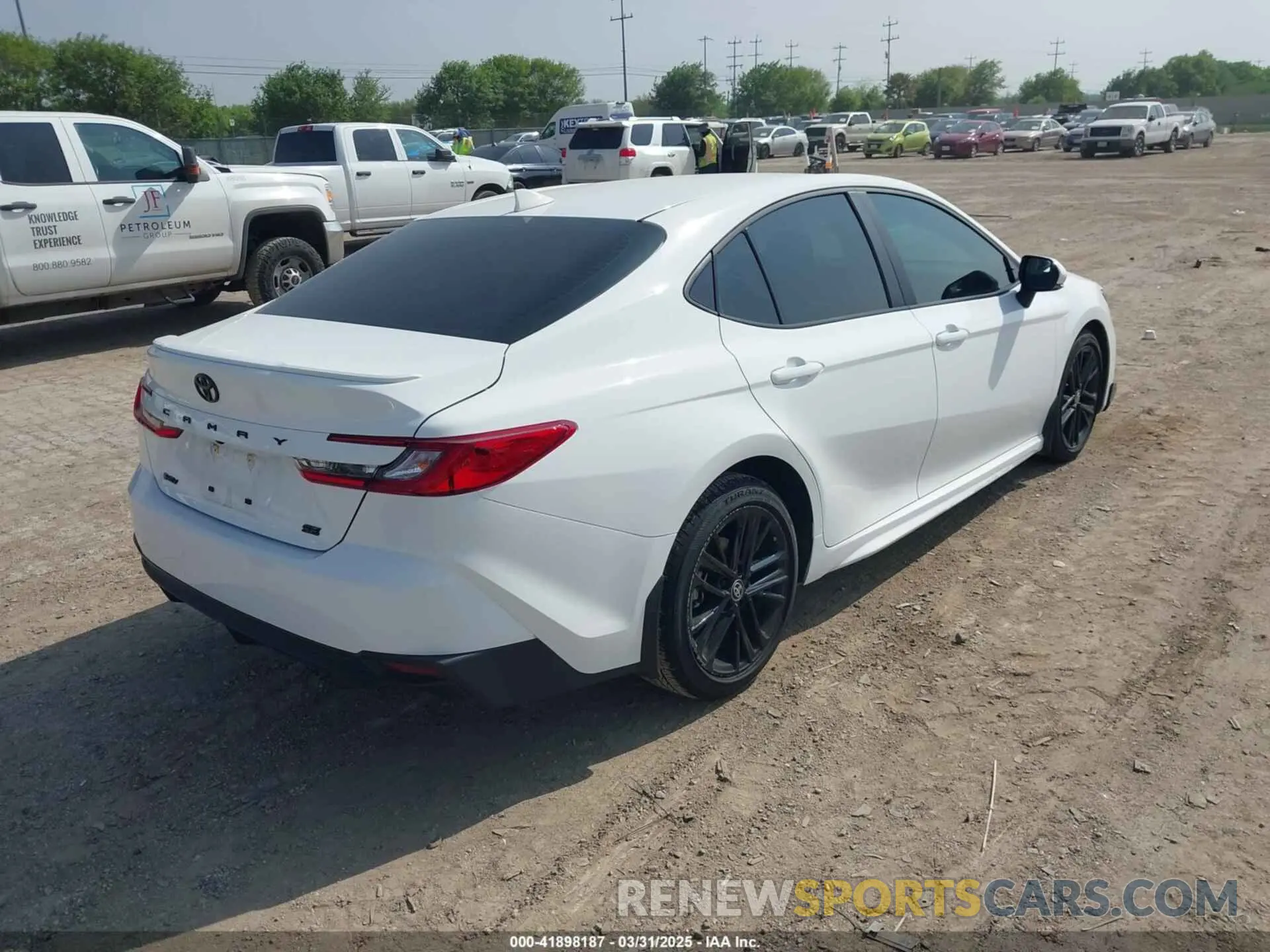 4 Photograph of a damaged car 4T1DAACK6SU019080 TOYOTA CAMRY 2025