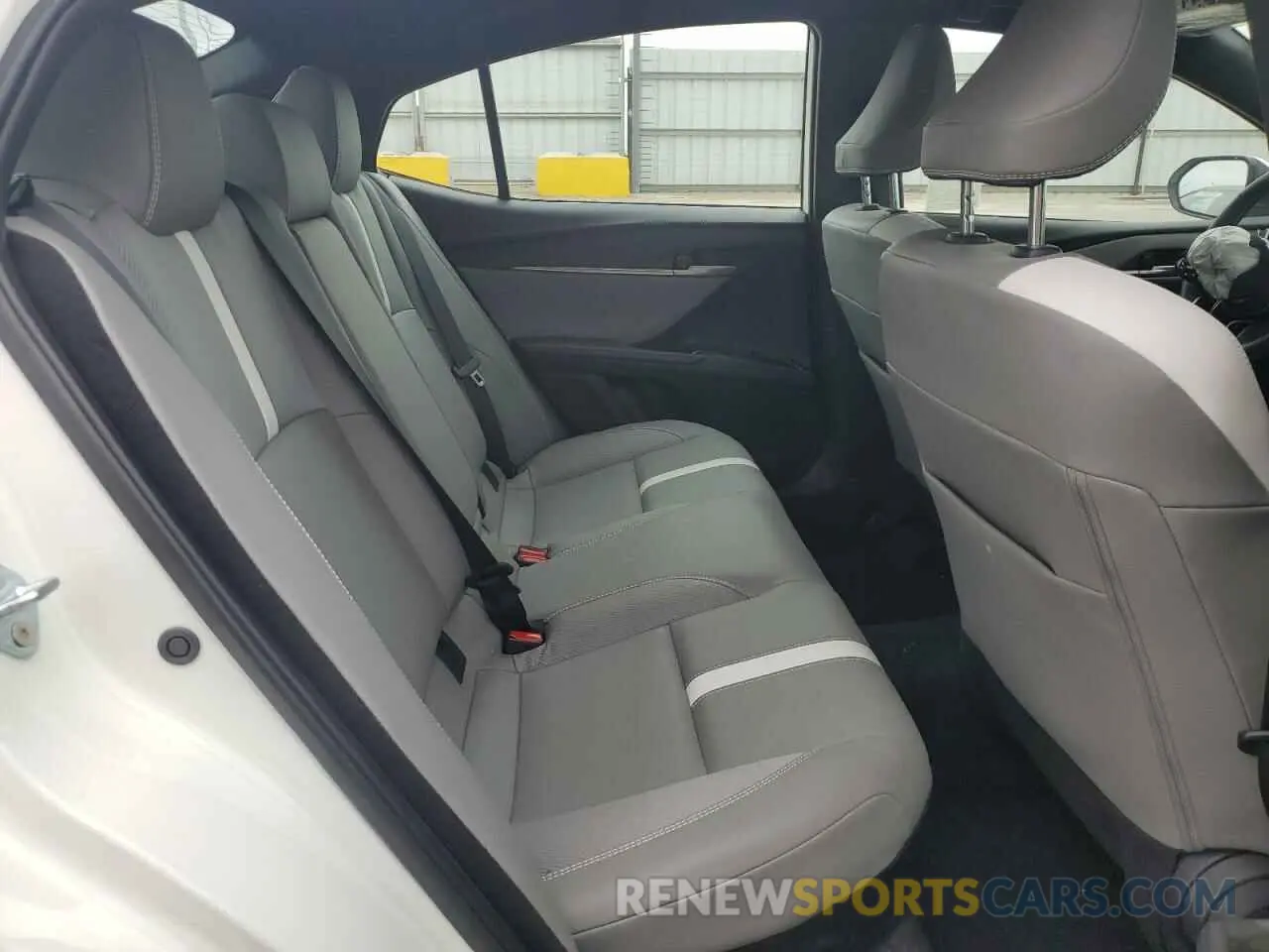 10 Фотография поврежденного автомобиля 4T1DAACK6SU021704 TOYOTA CAMRY 2025