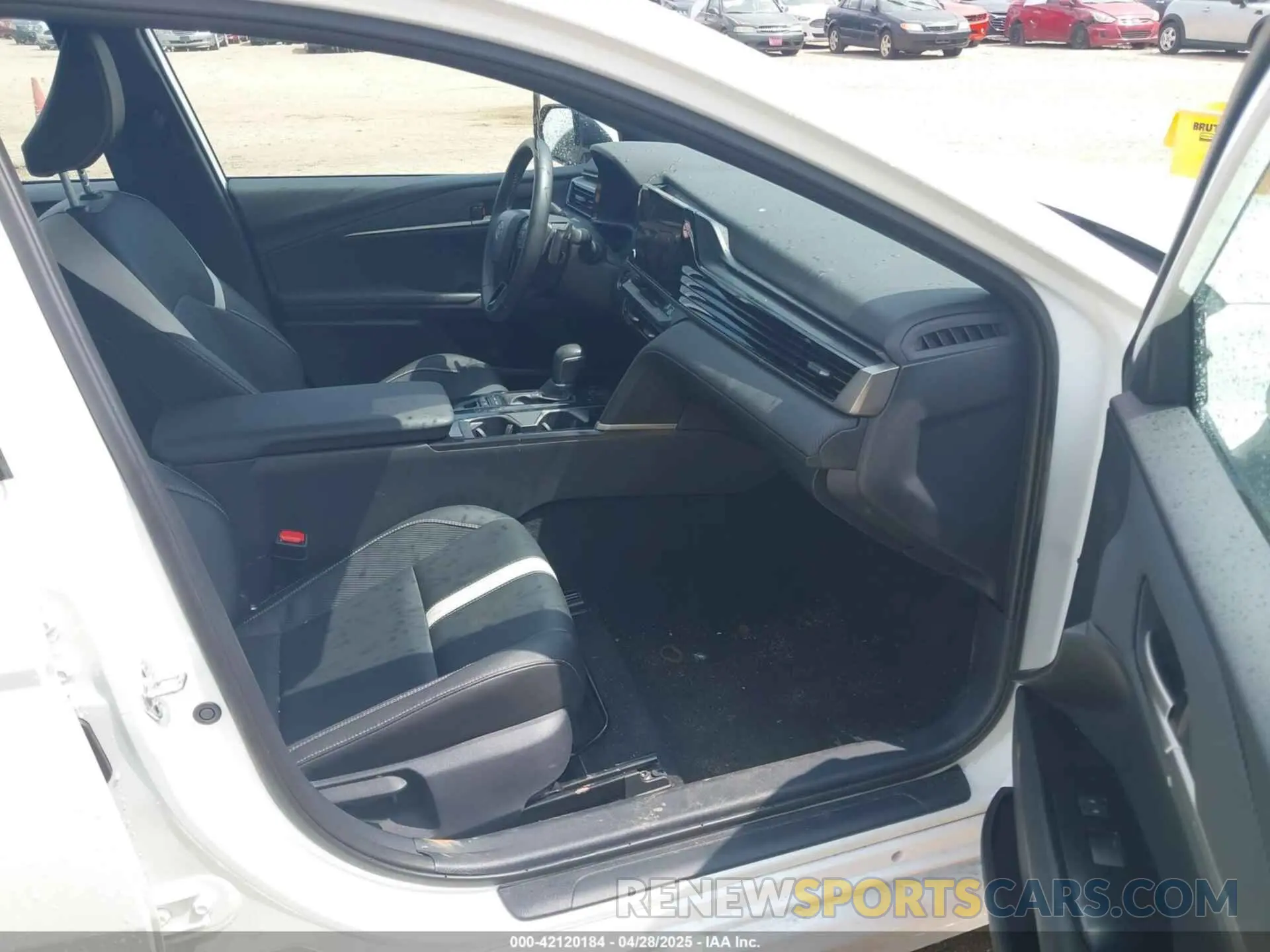 5 Photograph of a damaged car 4T1DAACK6SU045324 TOYOTA CAMRY 2025