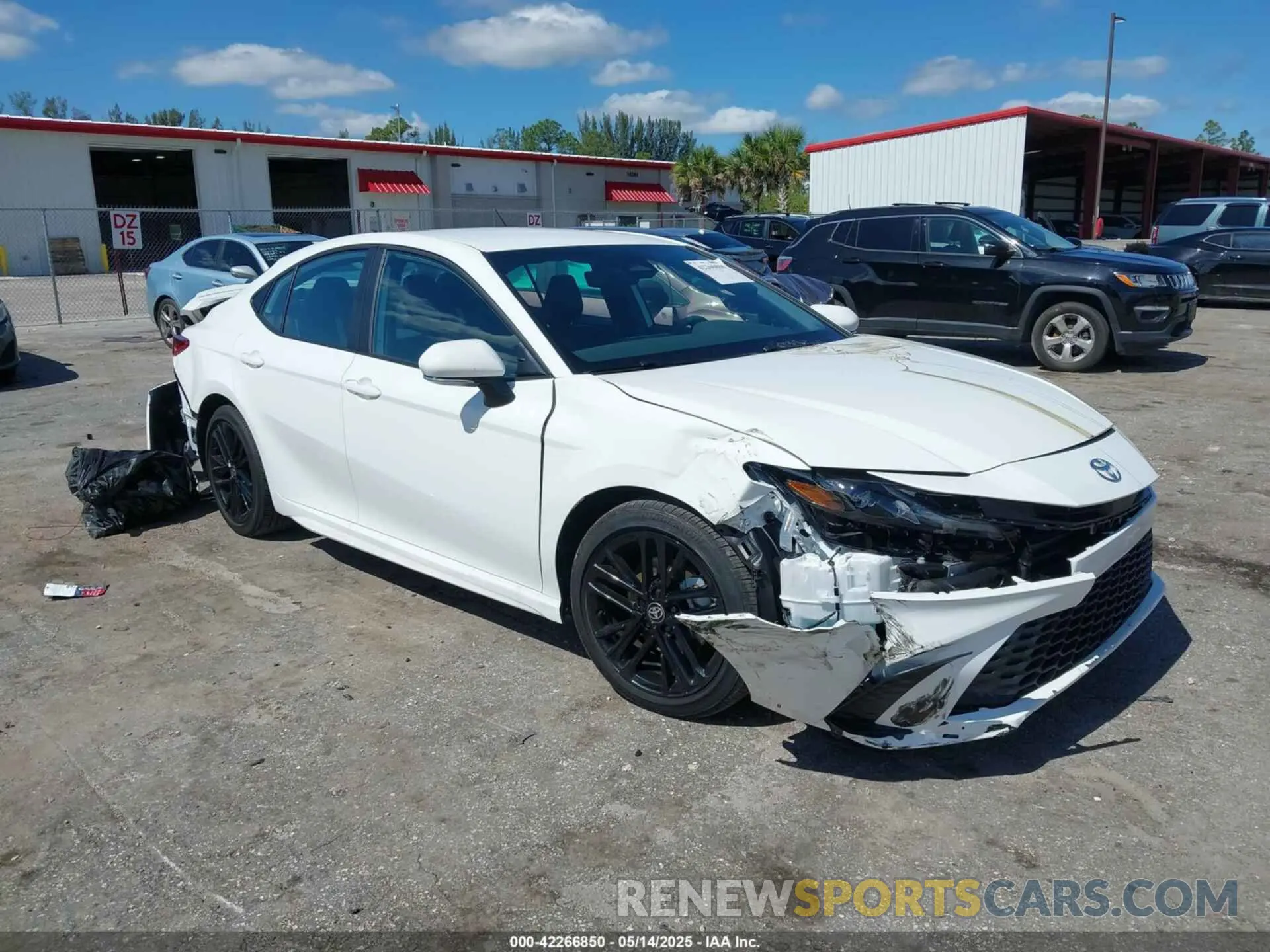1 Photograph of a damaged car 4T1DAACK6SU046683 TOYOTA CAMRY 2025