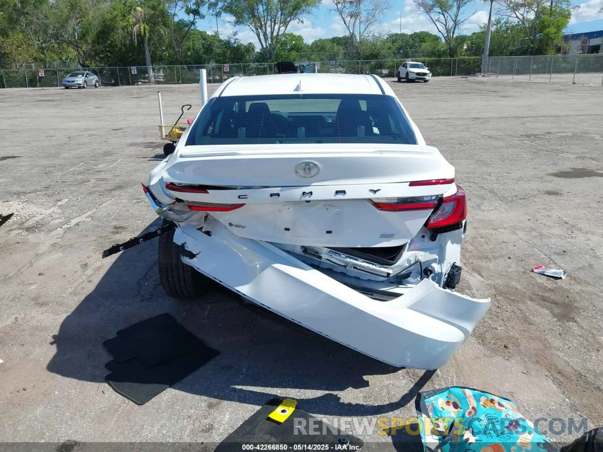 16 Photograph of a damaged car 4T1DAACK6SU046683 TOYOTA CAMRY 2025