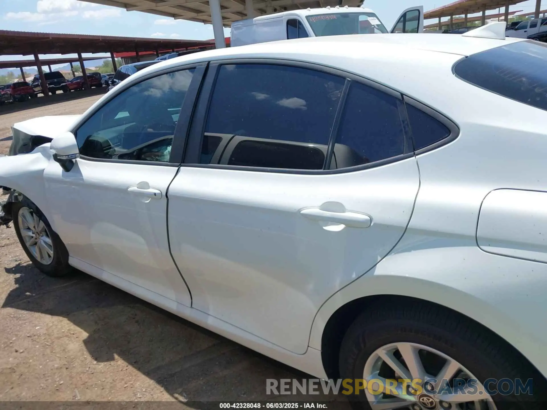 15 Photograph of a damaged car 4T1DAACK6SU064682 TOYOTA CAMRY 2025