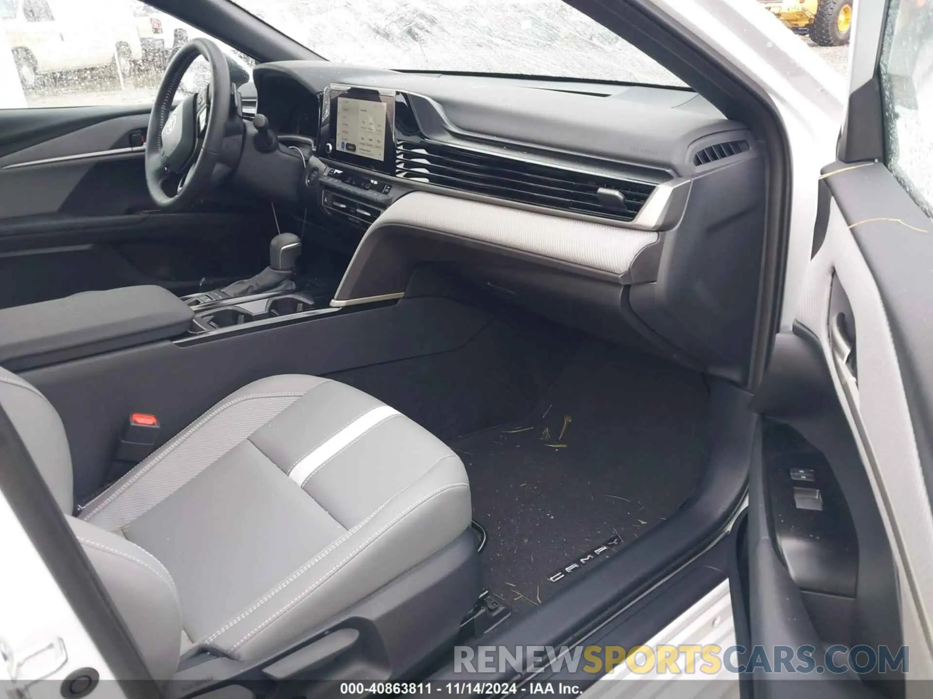 5 Фотография поврежденного автомобиля 4T1DAACK6SU521667 TOYOTA CAMRY 2025